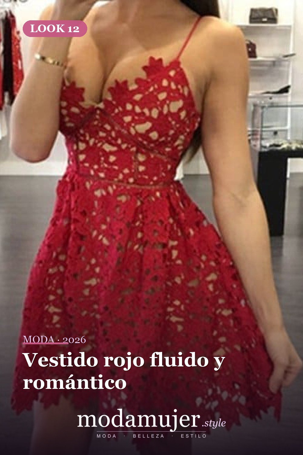 Vestido rojo fluido y romántico — 35 trajes rojos para usar antes de los 30