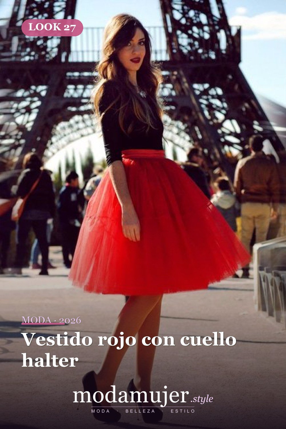 Vestido rojo con cuello halter — 35 trajes rojos para usar antes de los 30