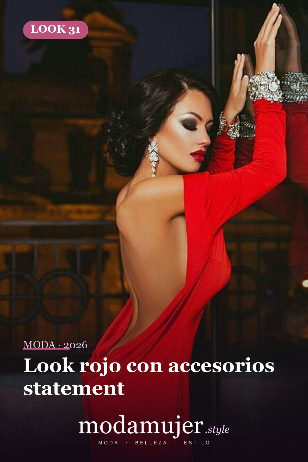 Look rojo con accesorios statement — 35 trajes rojos para usar antes de los 30
