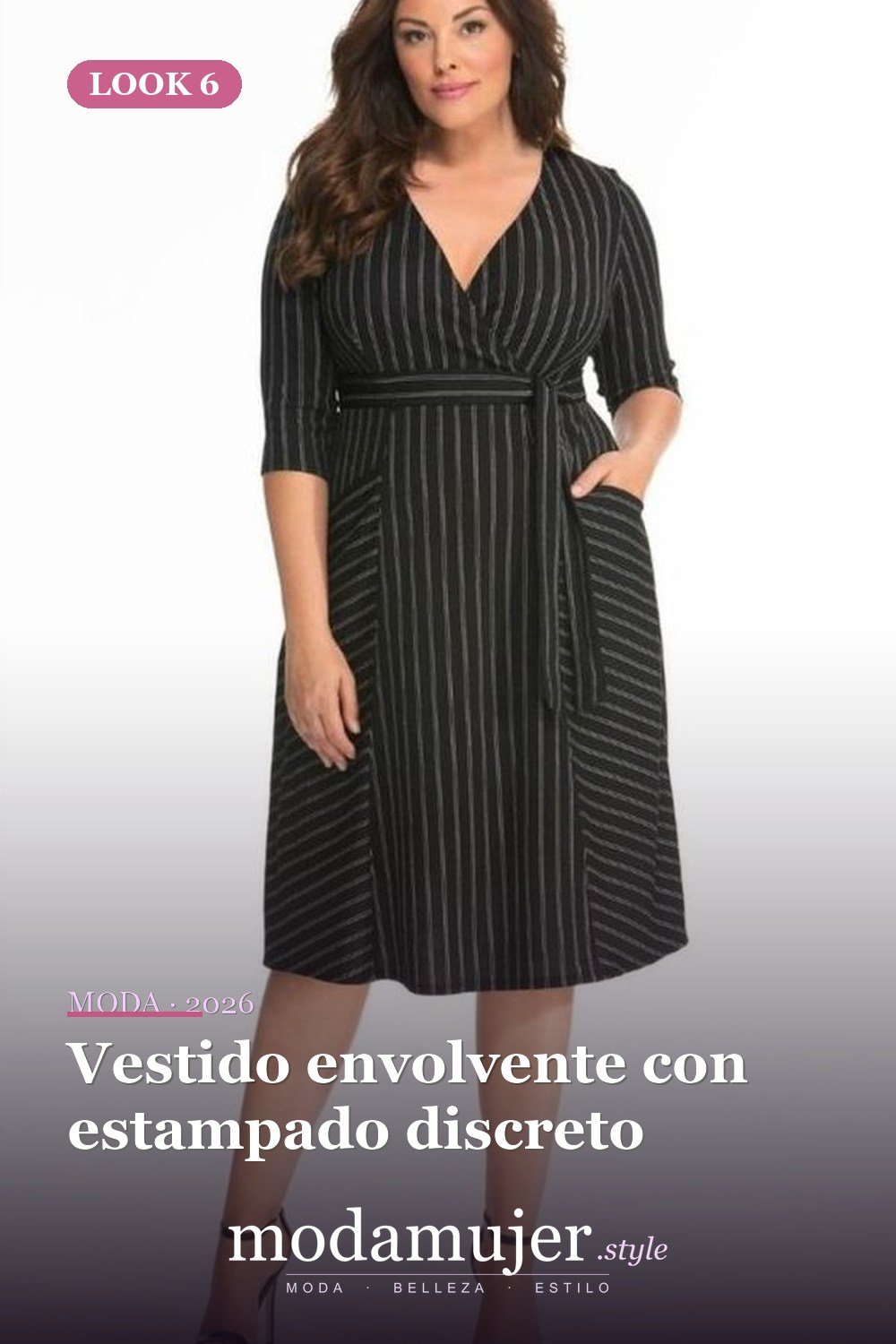 Vestido envolvente con estampado discreto — 36 ideas de atuendos de trabajo profesional para mujeres de talla grande