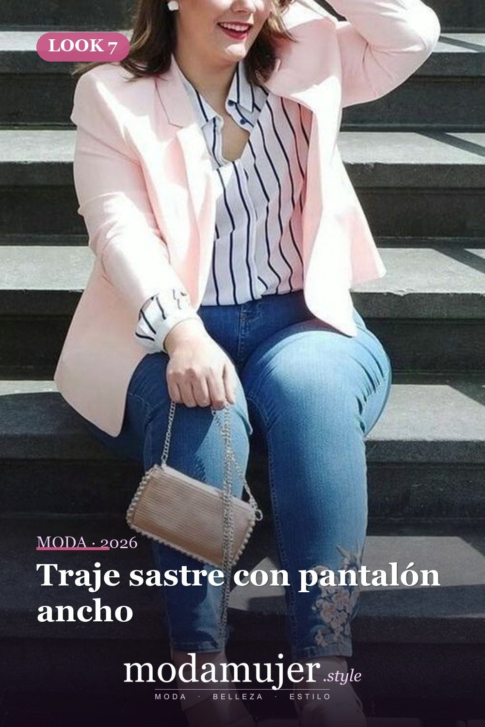 Traje sastre con pantalón ancho — 36 ideas de atuendos de trabajo profesional para mujeres de talla grande