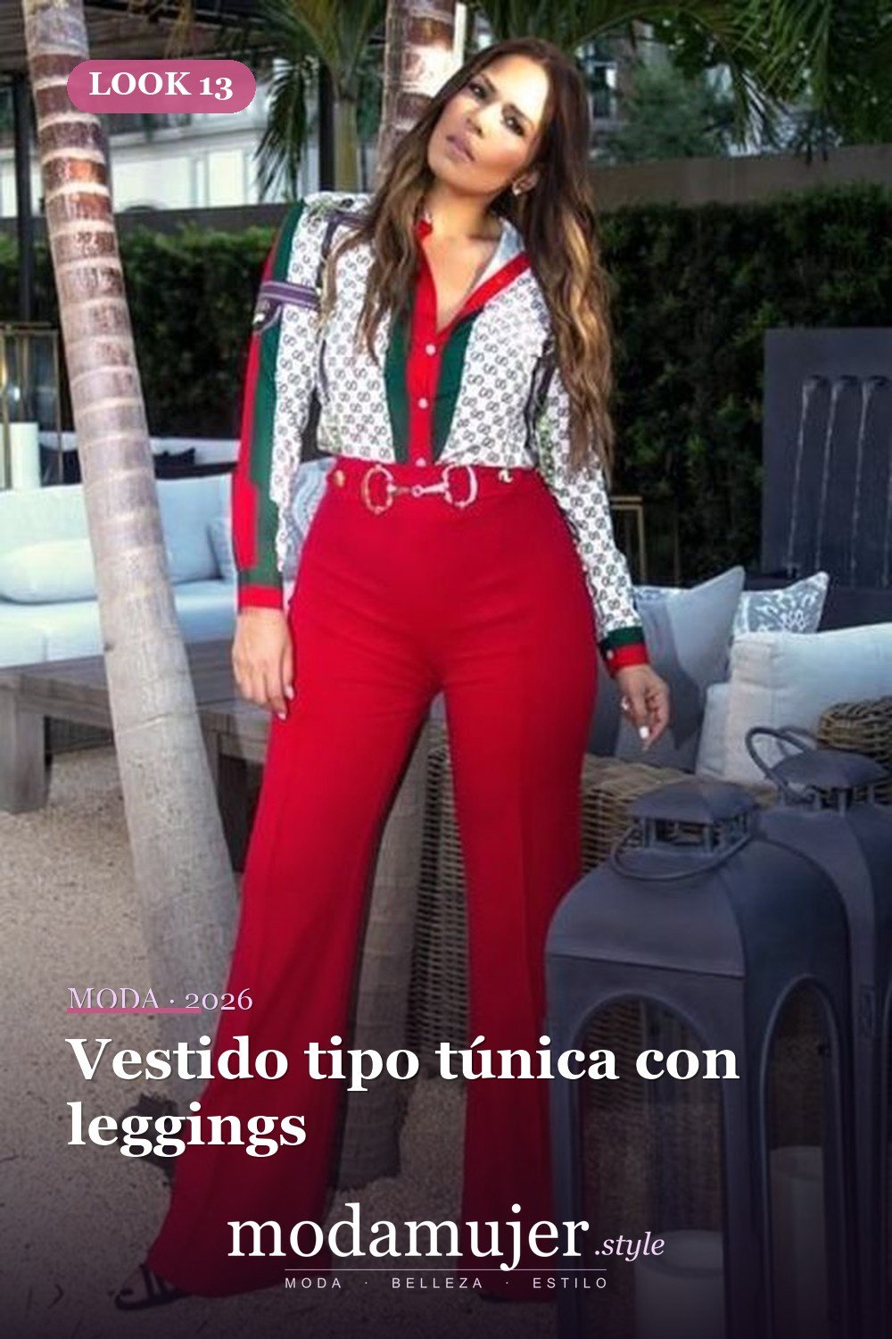 Vestido tipo túnica con leggings — 36 ideas de atuendos de trabajo profesional para mujeres de talla grande