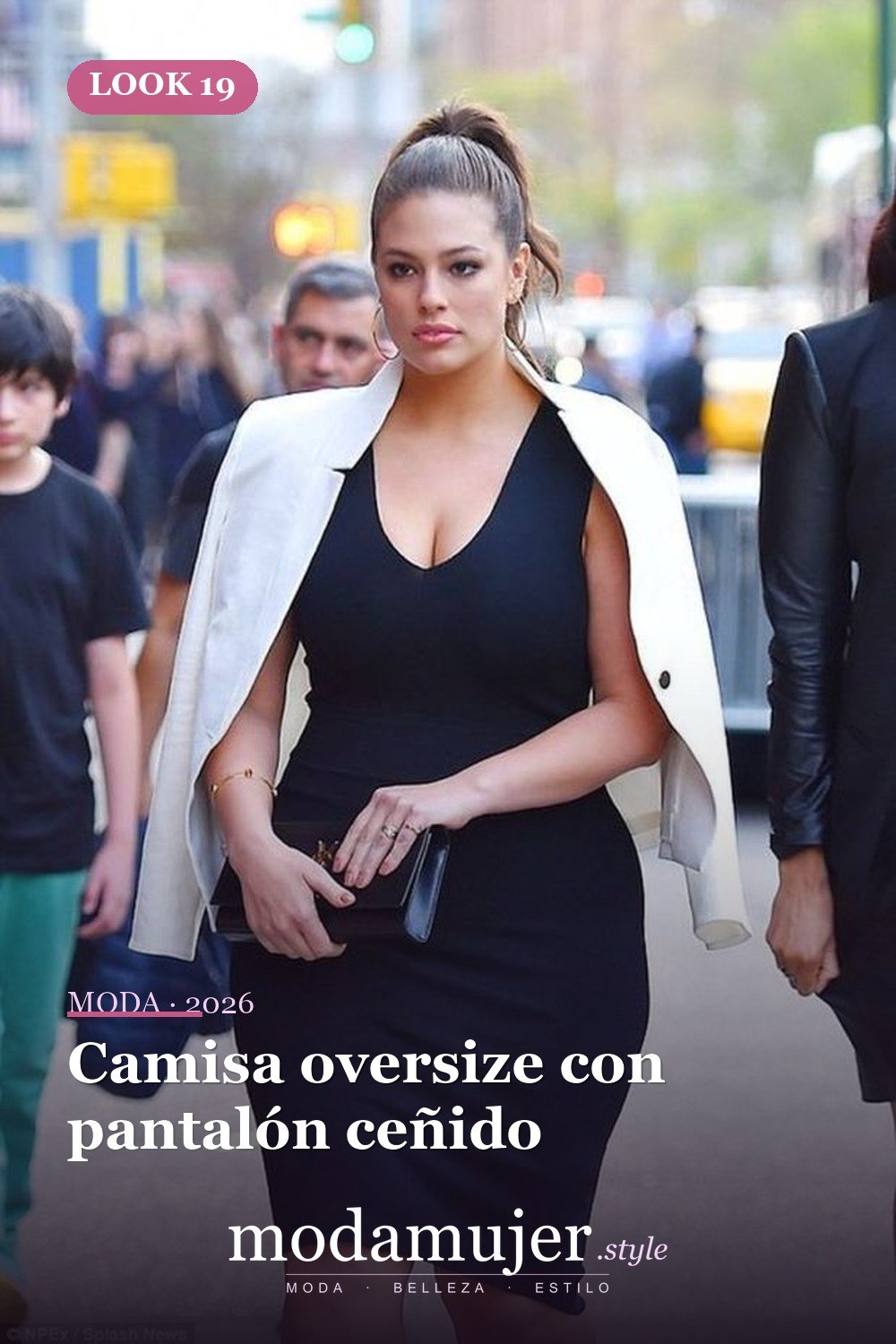 Camisa oversize con pantalón ceñido — 36 ideas de atuendos de trabajo profesional para mujeres de talla grande