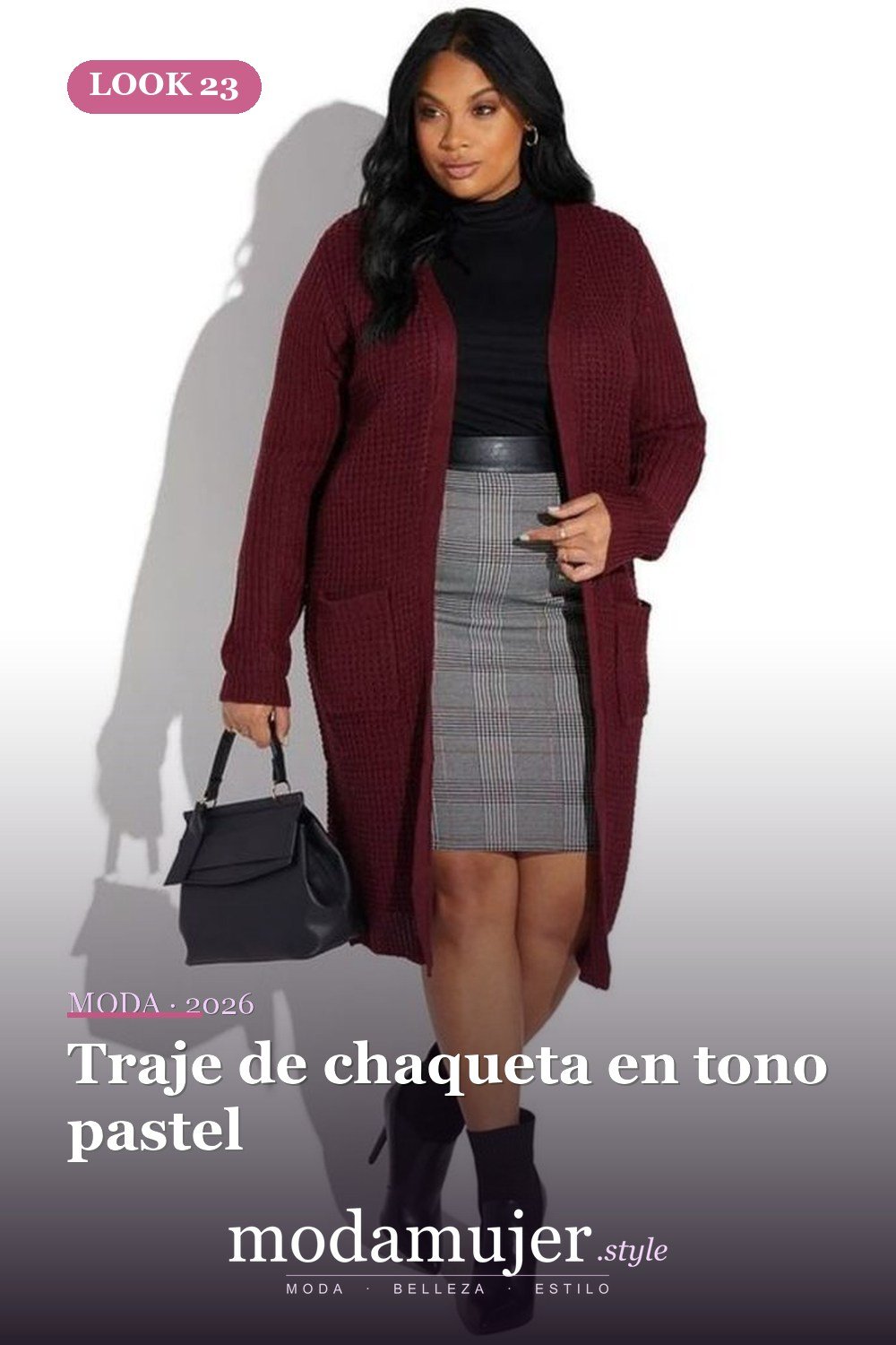 Traje de chaqueta en tono pastel — 36 ideas de atuendos de trabajo profesional para mujeres de talla grande