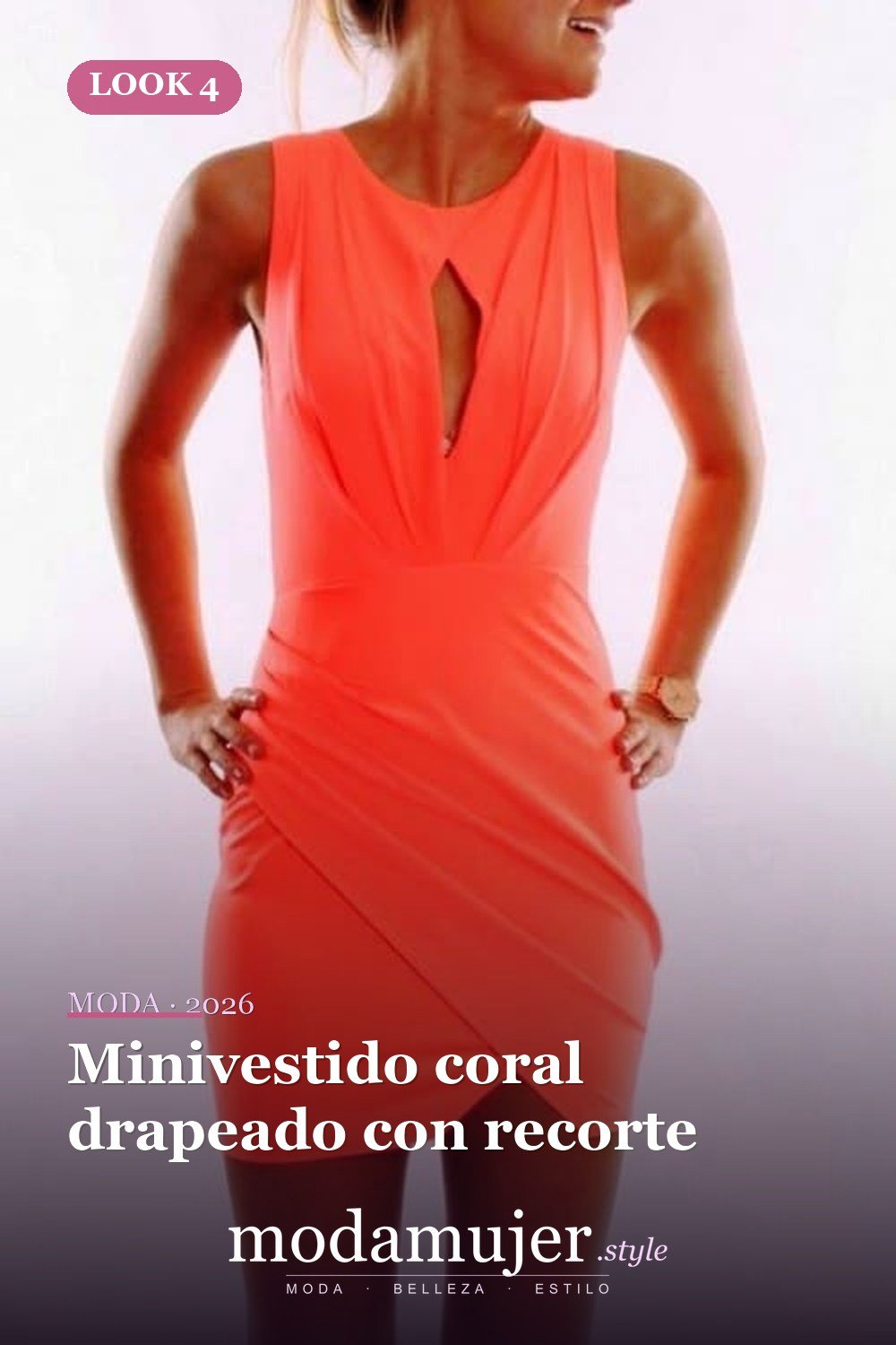 Minivestido coral drapeado con recorte — 37 trajes de fiesta de verano sexys y elegantes para mujer