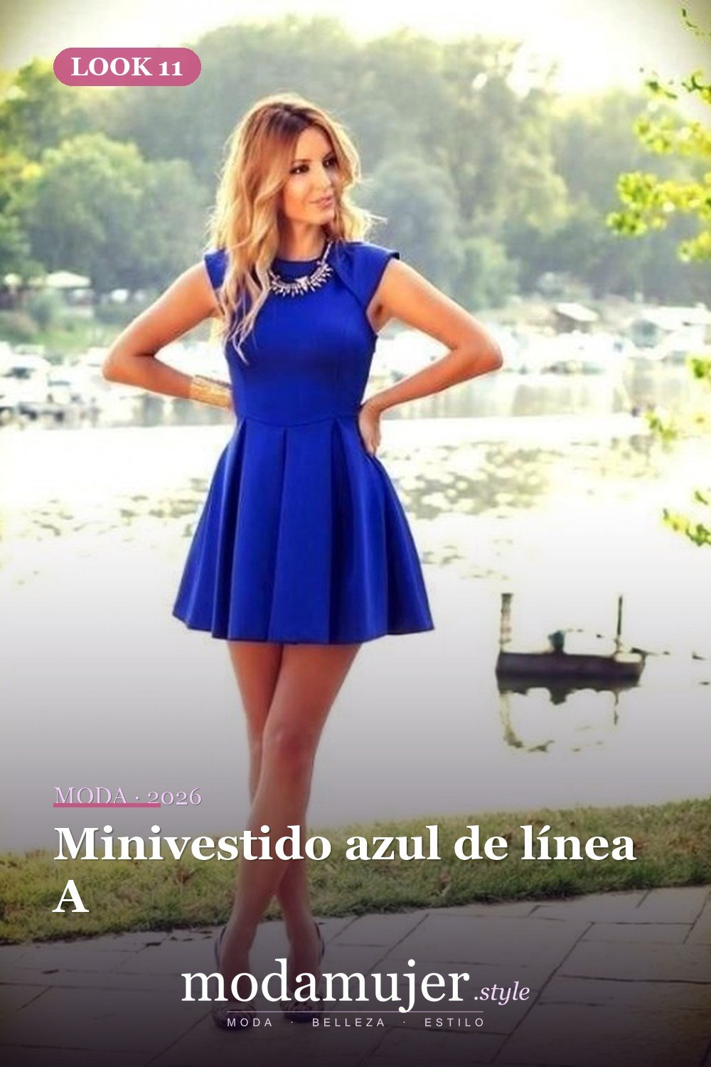 Minivestido azul de línea A — 37 trajes de fiesta de verano sexys y elegantes para mujer