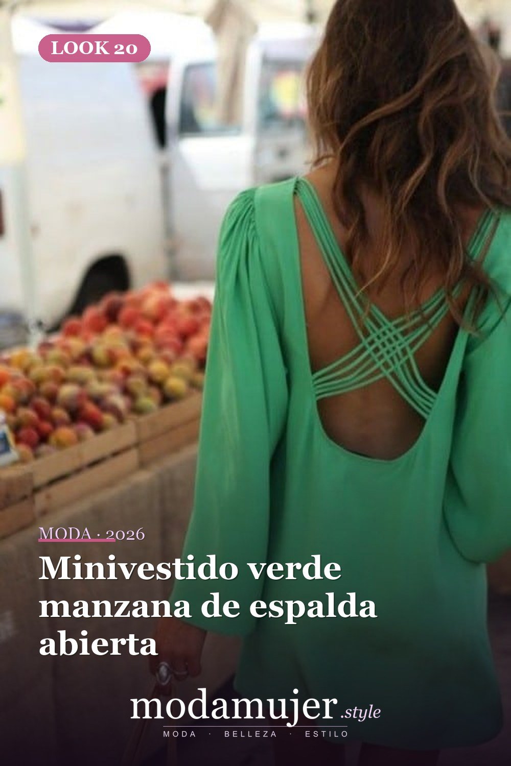 Minivestido verde manzana de espalda abierta — 37 trajes de fiesta de verano sexys y elegantes para mujer