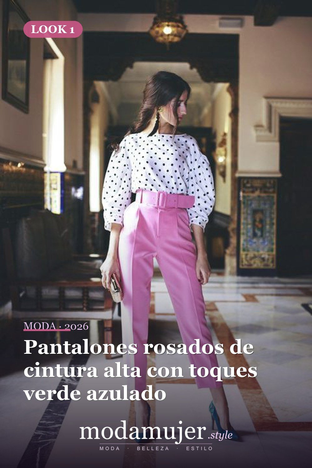 Pantalones rosados de cintura alta con toques verde azulado — 38 atuendos de trabajo llamativos para primavera y verano 2026