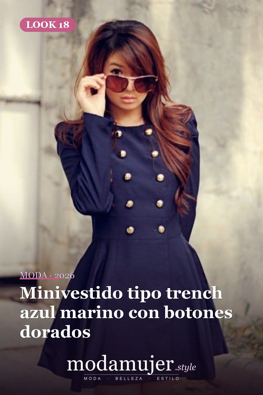 Minivestido tipo trench azul marino con botones dorados — 38 gabardinas geniales para llevar esta primavera