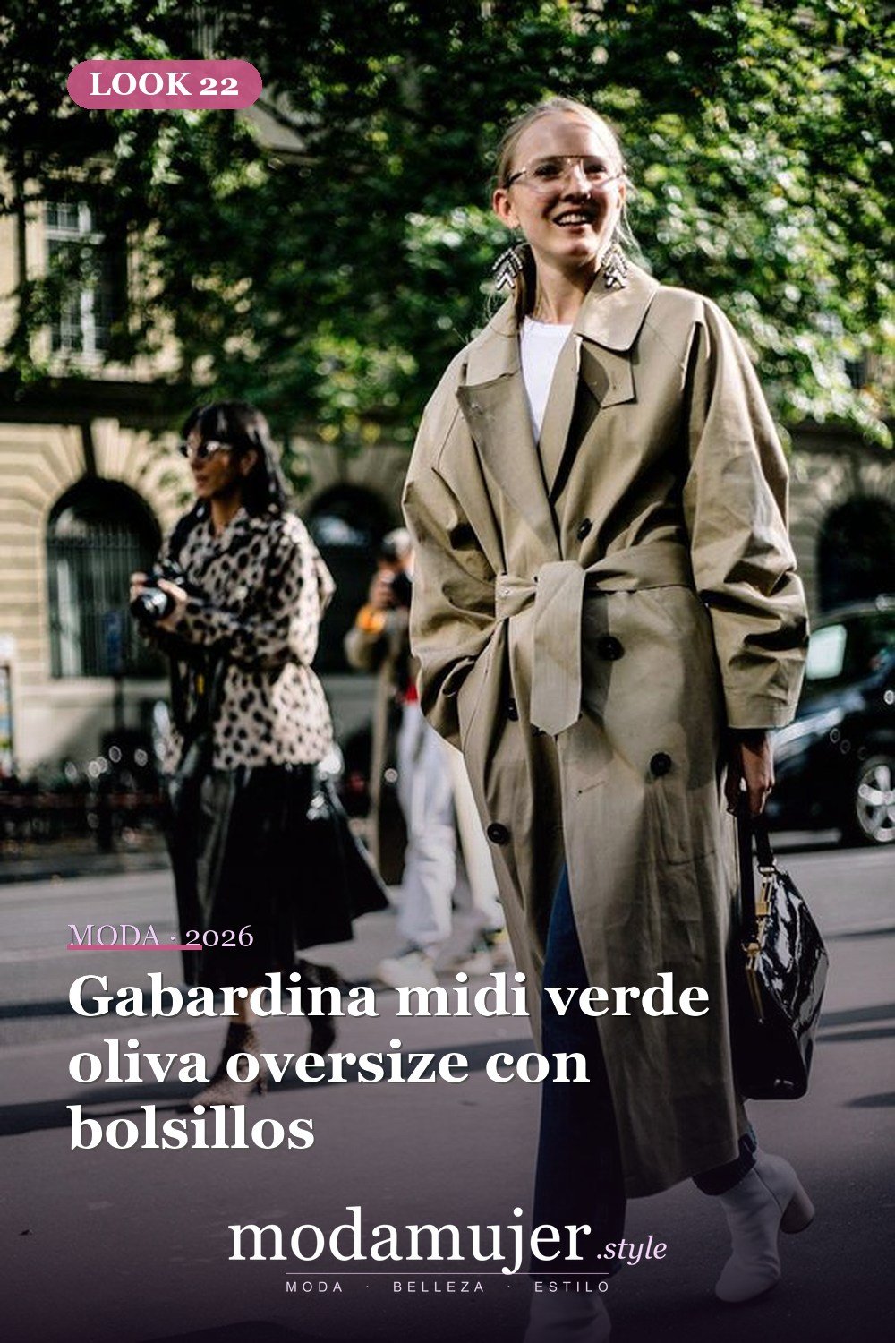 Gabardina midi verde oliva oversize con bolsillos — 38 gabardinas geniales para llevar esta primavera