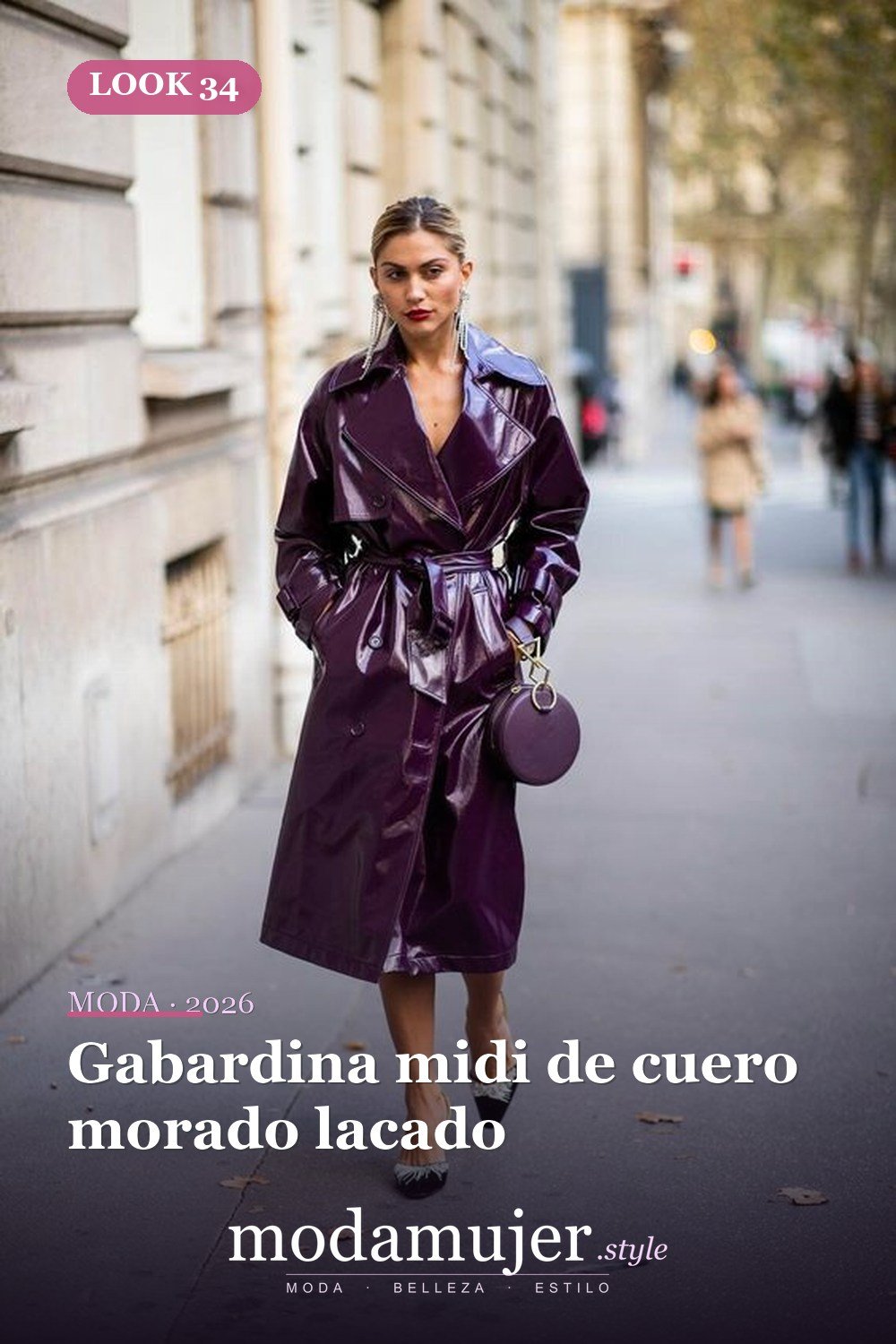 Gabardina midi de cuero morado lacado — 38 gabardinas geniales para llevar esta primavera