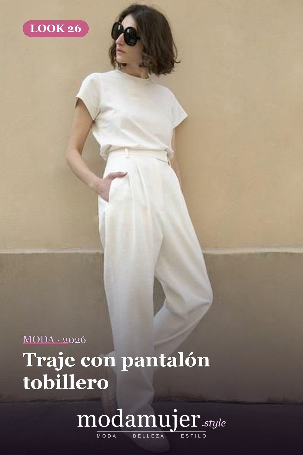 Traje con pantalón tobillero — 38 trajes de trabajo de primavera elegantes y favorecedores para mujeres en 2026