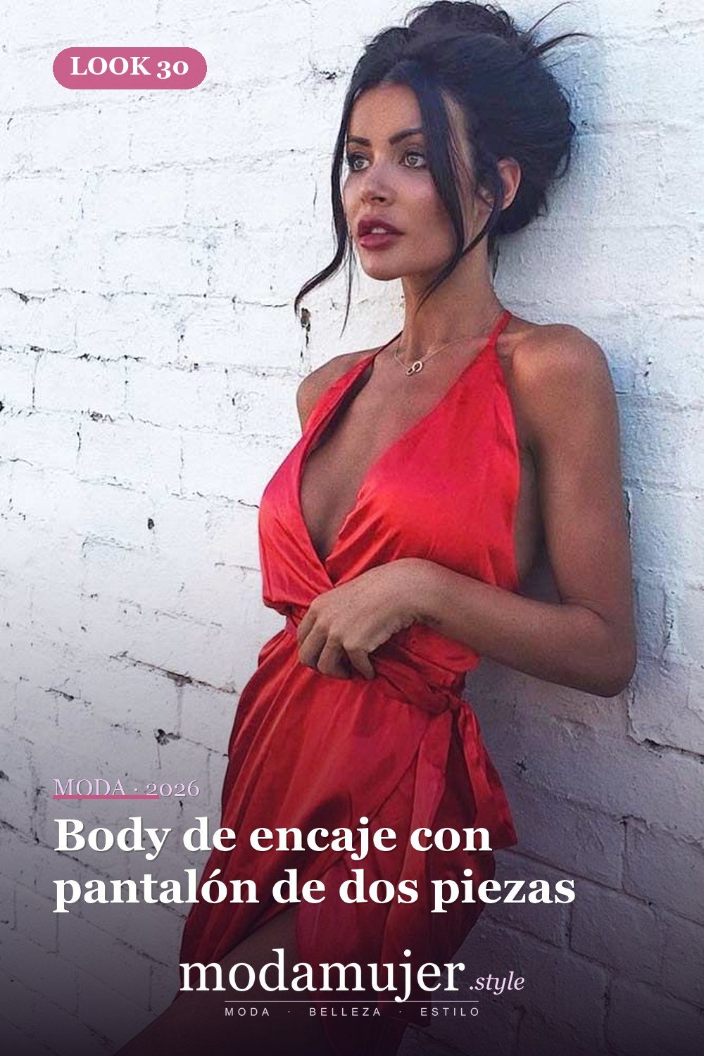Body de encaje con pantalón de dos piezas — 39 Outfits de Club para una Noche Inolvidable en 2026