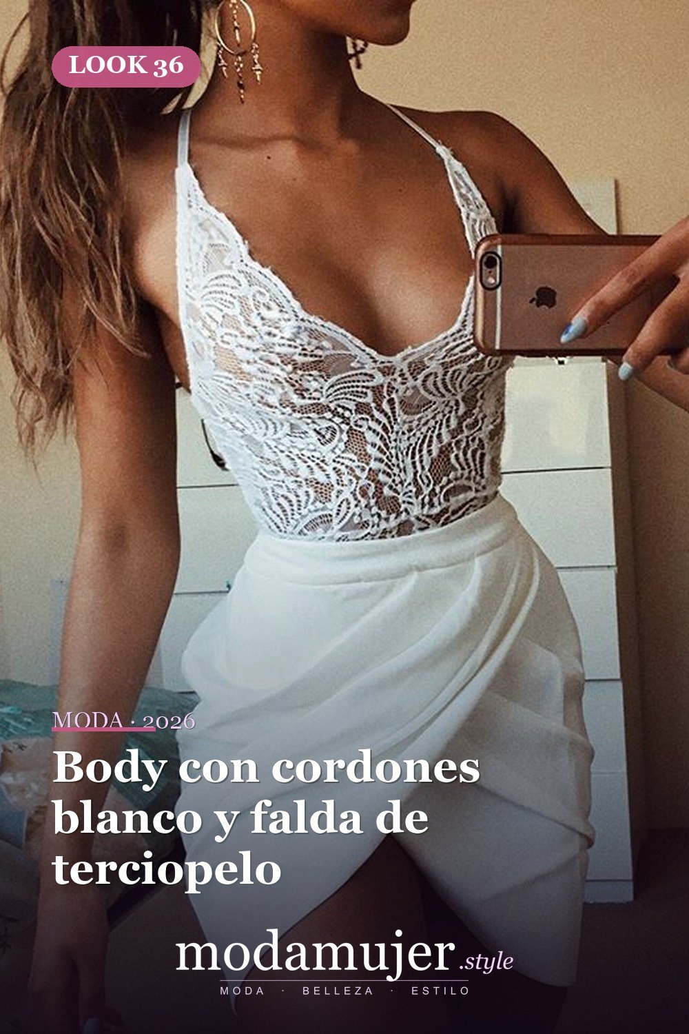 Body con cordones blanco y falda de terciopelo — 39 Outfits de Club para una Noche Inolvidable en 2026