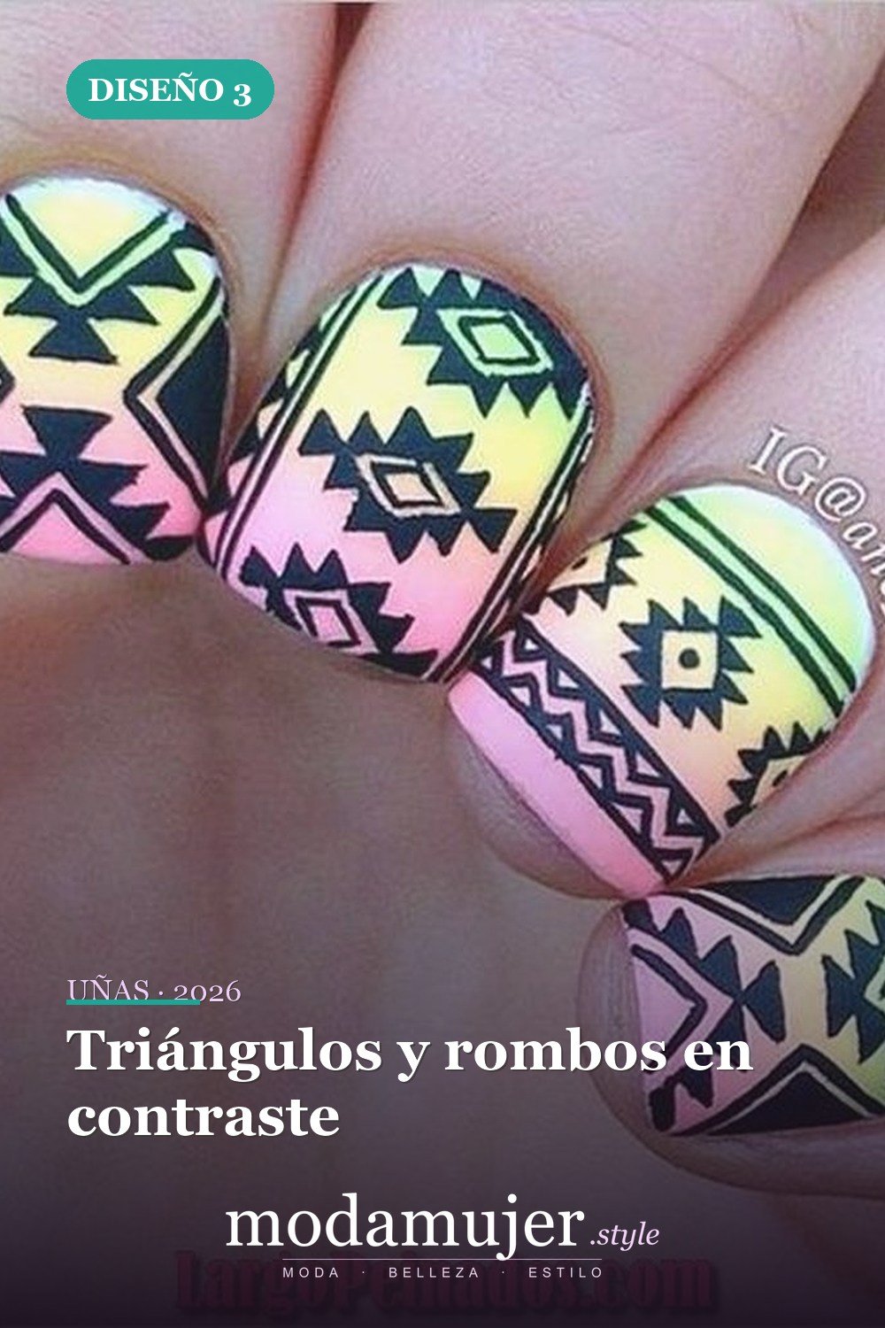 Triángulos y rombos en contraste — 40 acogedoras ideas de diseños de uñas aztecas que te encantarán