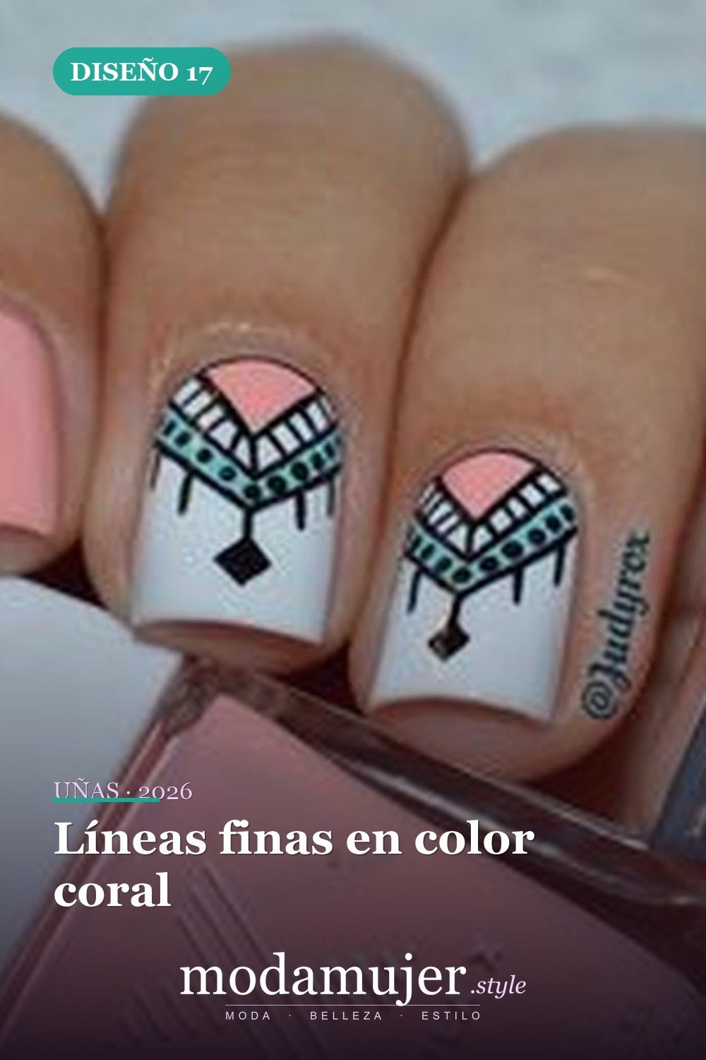 Líneas finas en color coral — 40 acogedoras ideas de diseños de uñas aztecas que te encantarán
