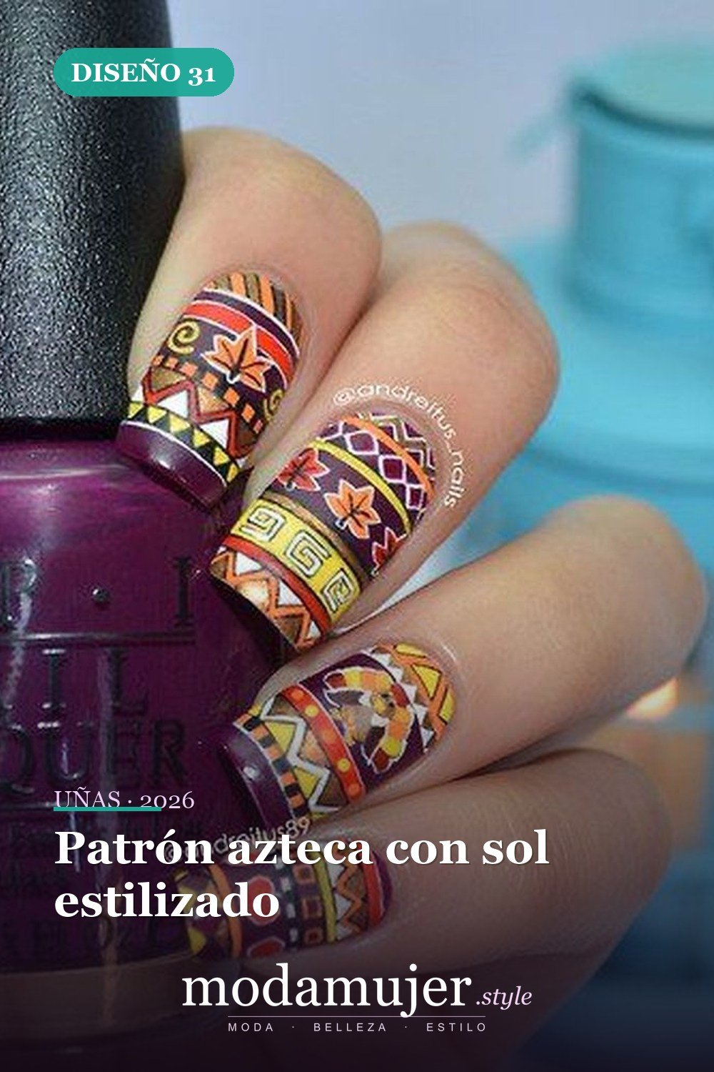 Patrón azteca con sol estilizado — 40 acogedoras ideas de diseños de uñas aztecas que te encantarán