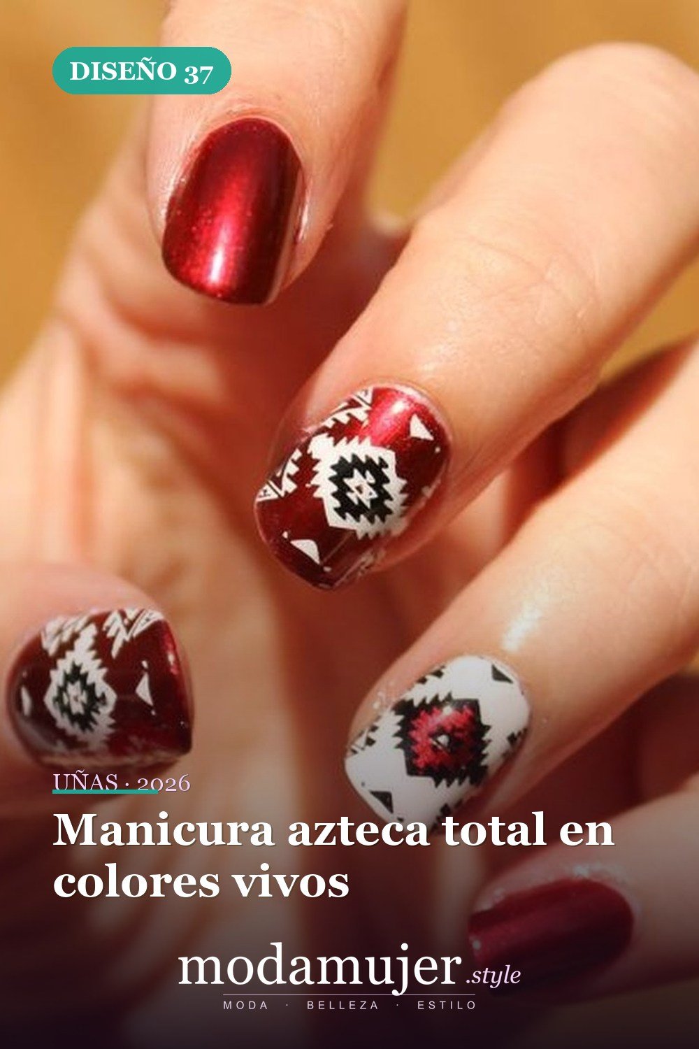 Manicura azteca total en colores vivos — 40 acogedoras ideas de diseños de uñas aztecas que te encantarán