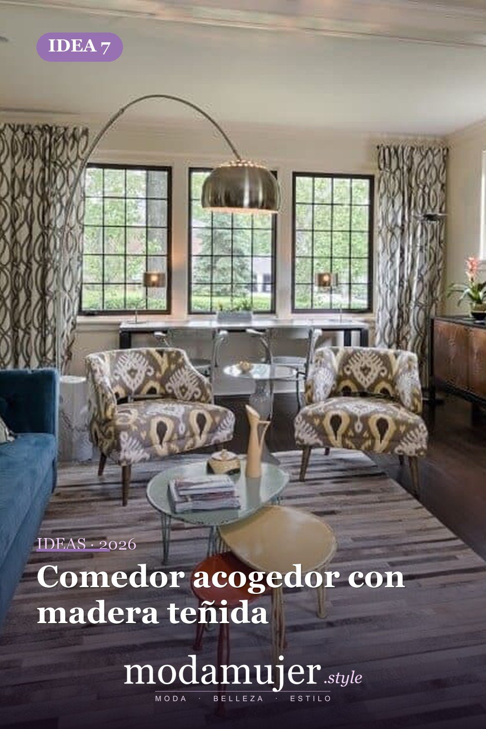 Comedor acogedor con madera teñida — 40 pisos de madera oscura que dan vida a todo tipo de habitaciones