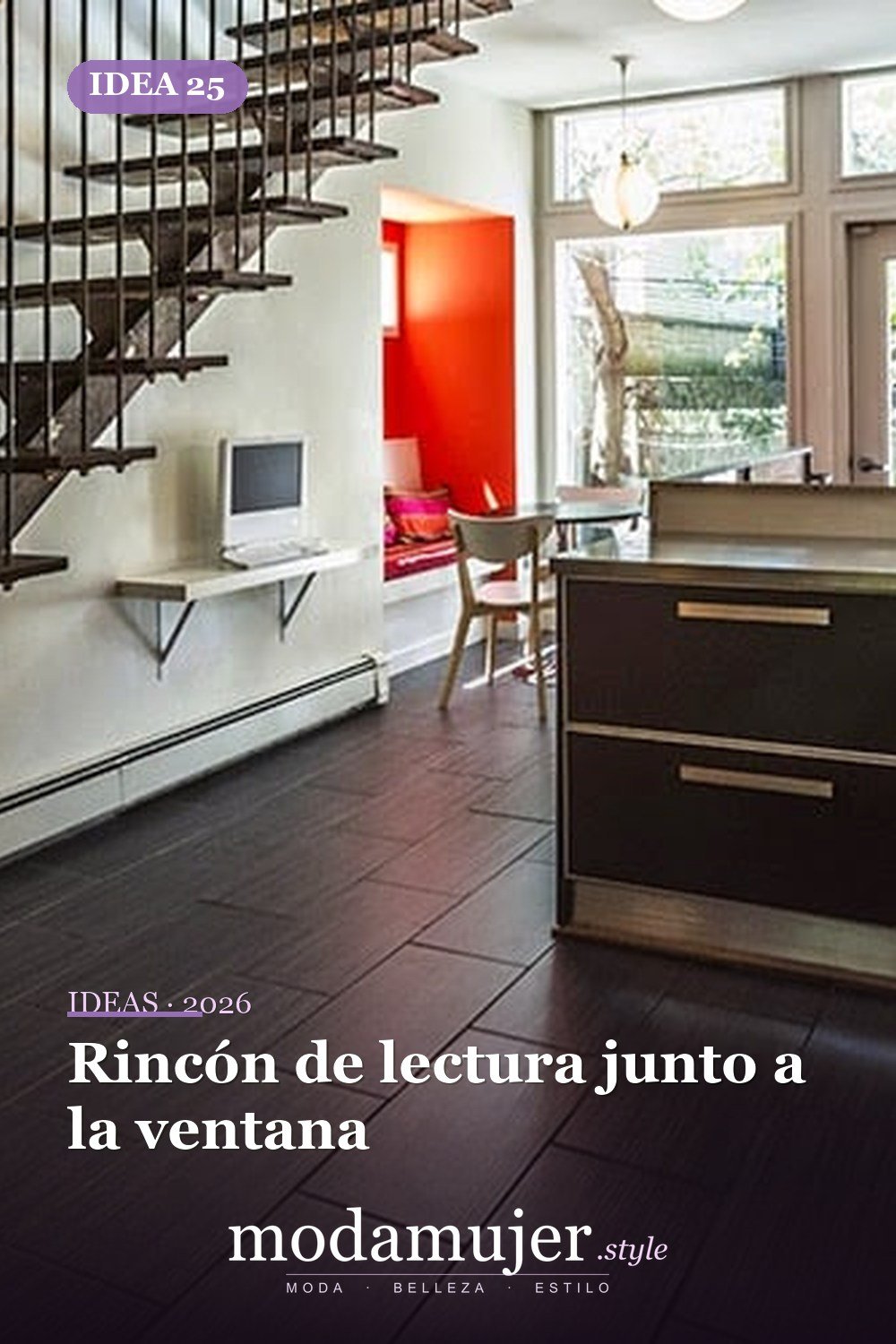 Rincón de lectura junto a la ventana — 40 pisos de madera oscura que dan vida a todo tipo de habitaciones