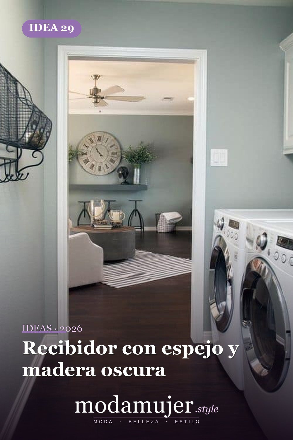 Recibidor con espejo y madera oscura — 40 pisos de madera oscura que dan vida a todo tipo de habitaciones