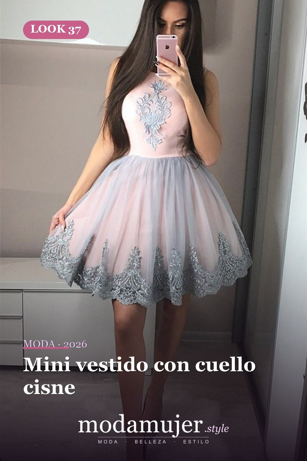 Mini vestido con cuello cisne — 40 de las mejores ideas de mini vestido de fiesta para lucir atractiva