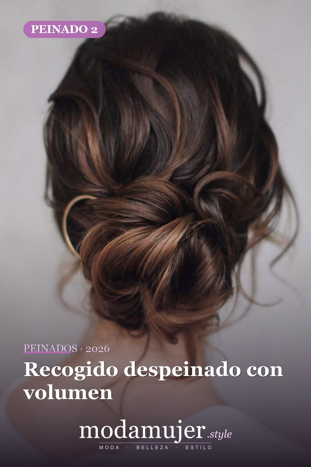 Recogido despeinado con volumen — 40 Updos para cabello largo para cualquier ocasión