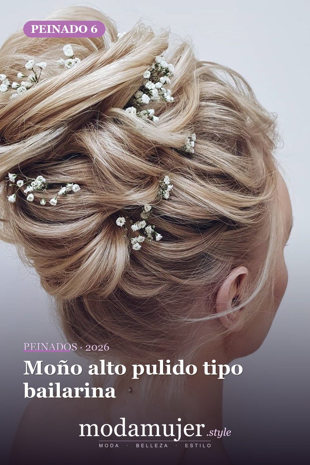 Moño alto pulido tipo bailarina — 40 Updos para cabello largo para cualquier ocasión