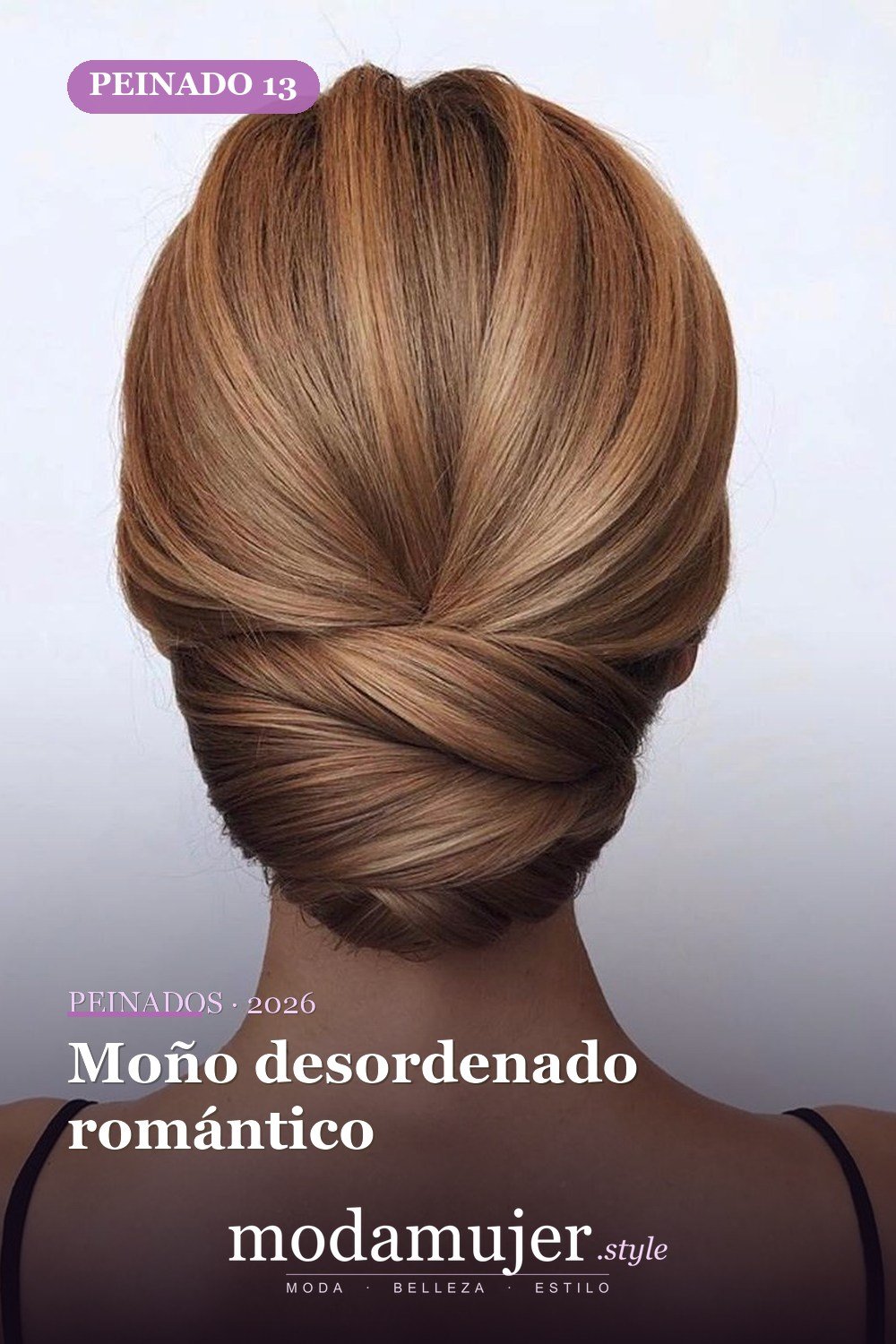 Moño desordenado romántico — 40 Updos para cabello largo para cualquier ocasión