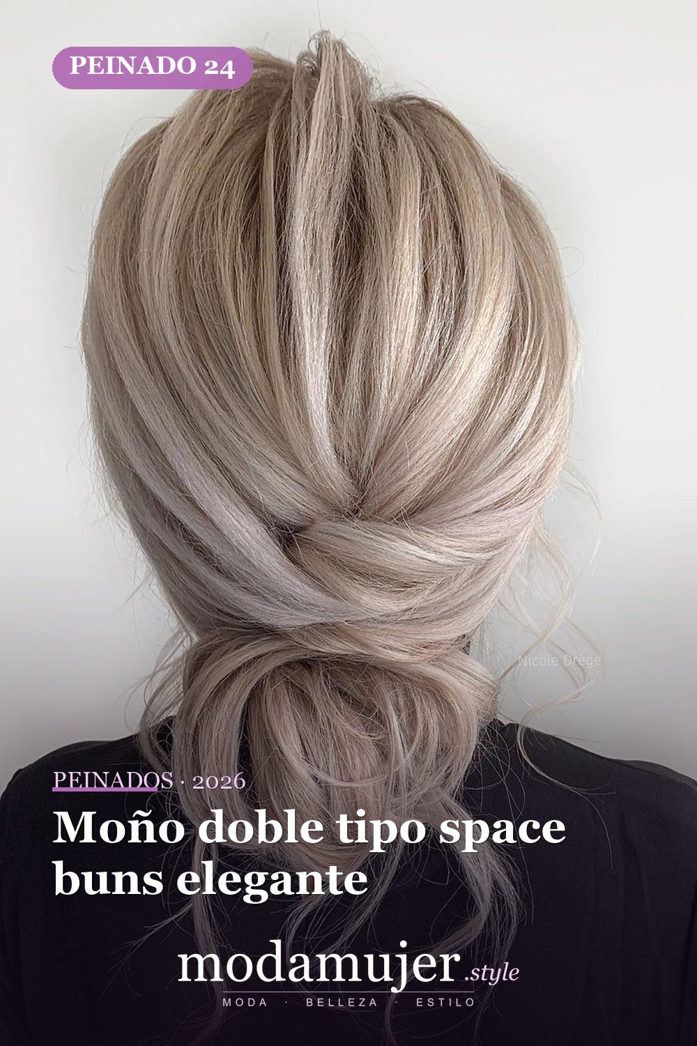 Moño doble tipo space buns elegante — 40 Updos para cabello largo para cualquier ocasión