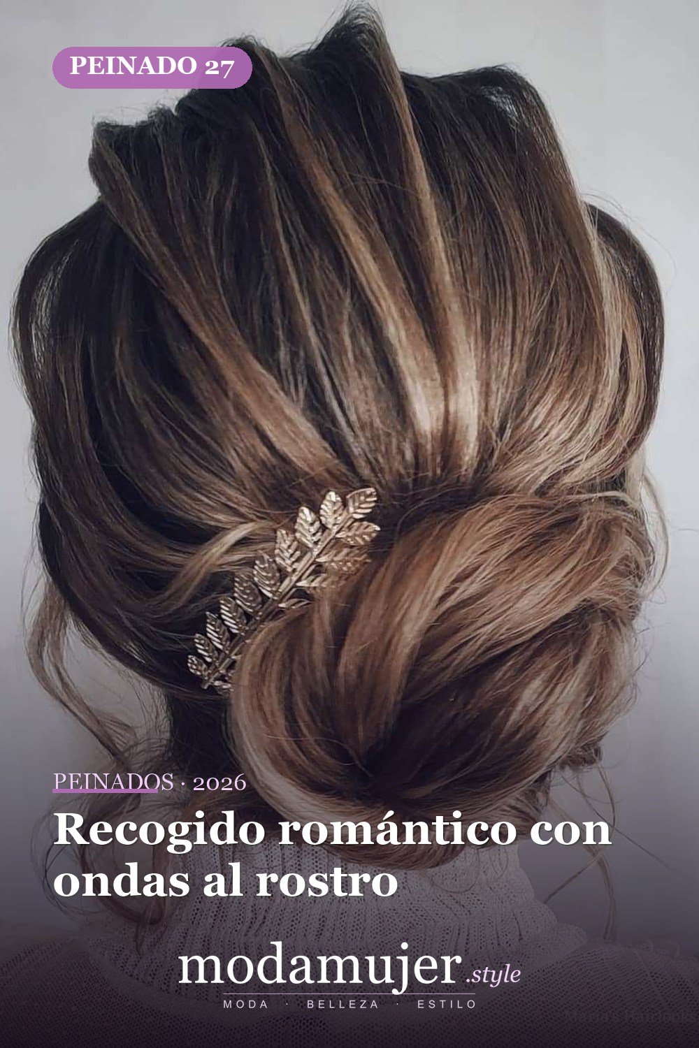 Recogido romántico con ondas al rostro — 40 Updos para cabello largo para cualquier ocasión