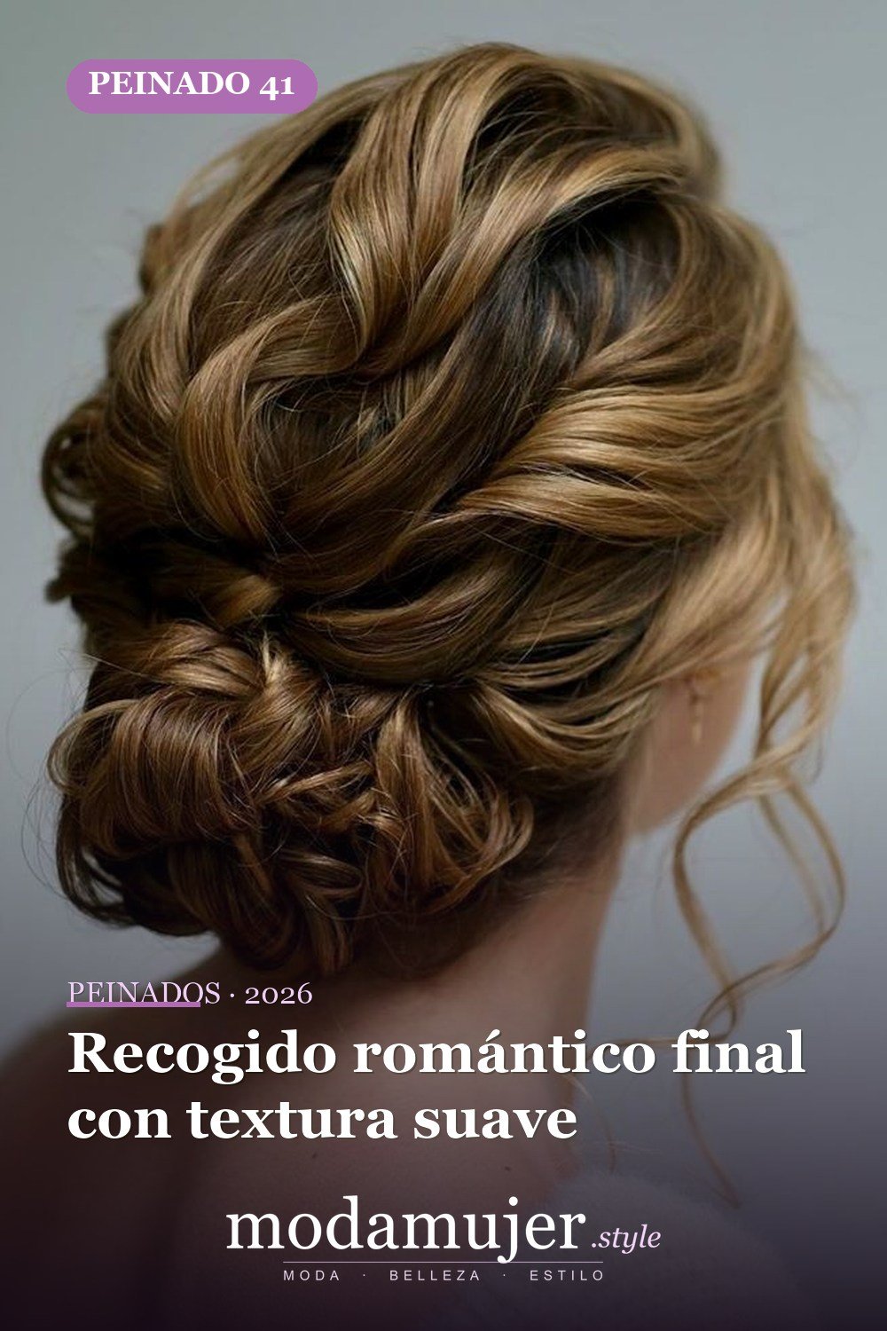 Recogido romántico final con textura suave — 40 Updos para cabello largo para cualquier ocasión