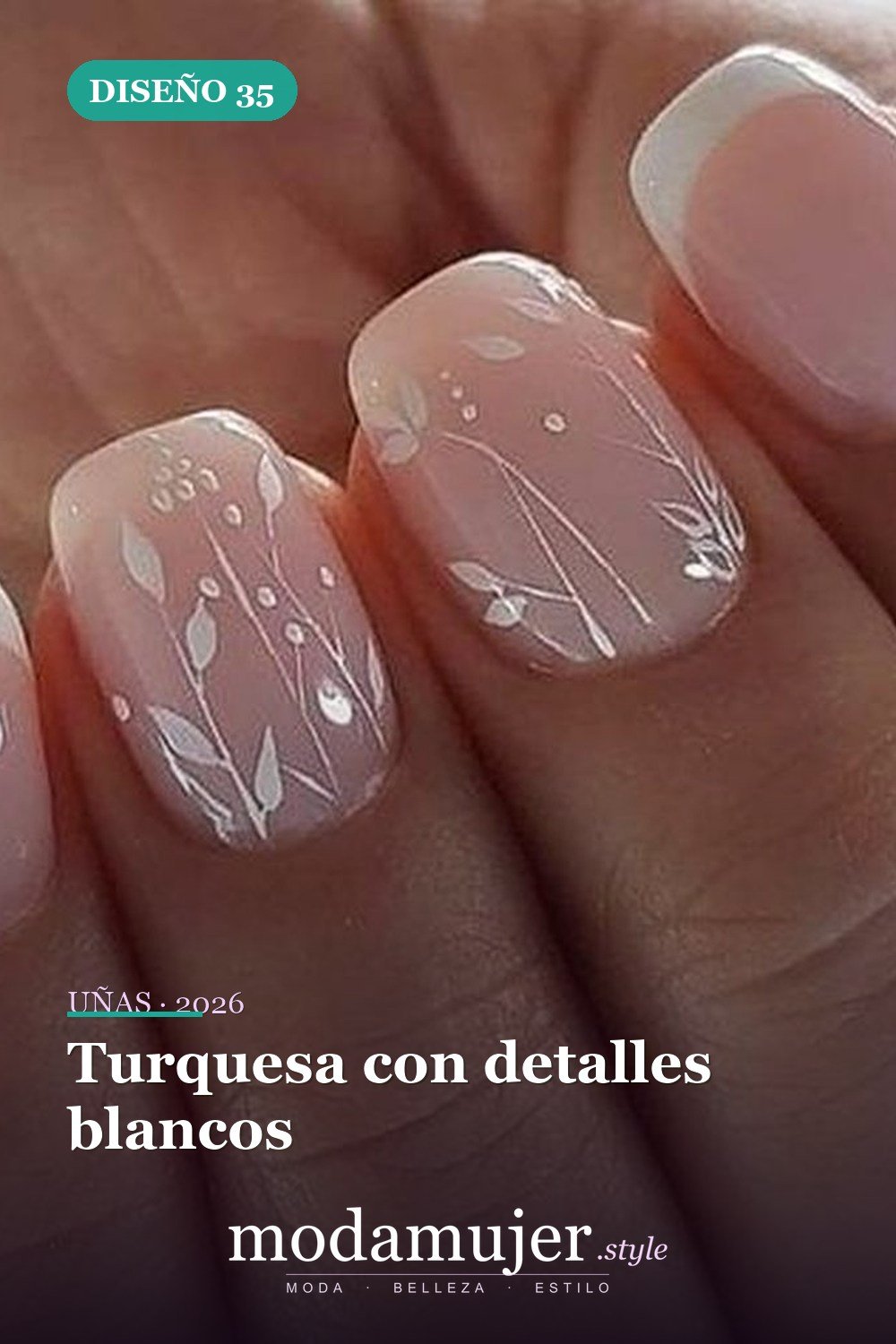 Turquesa con detalles blancos — 43 ideas populares de diseños de uñas para el verano