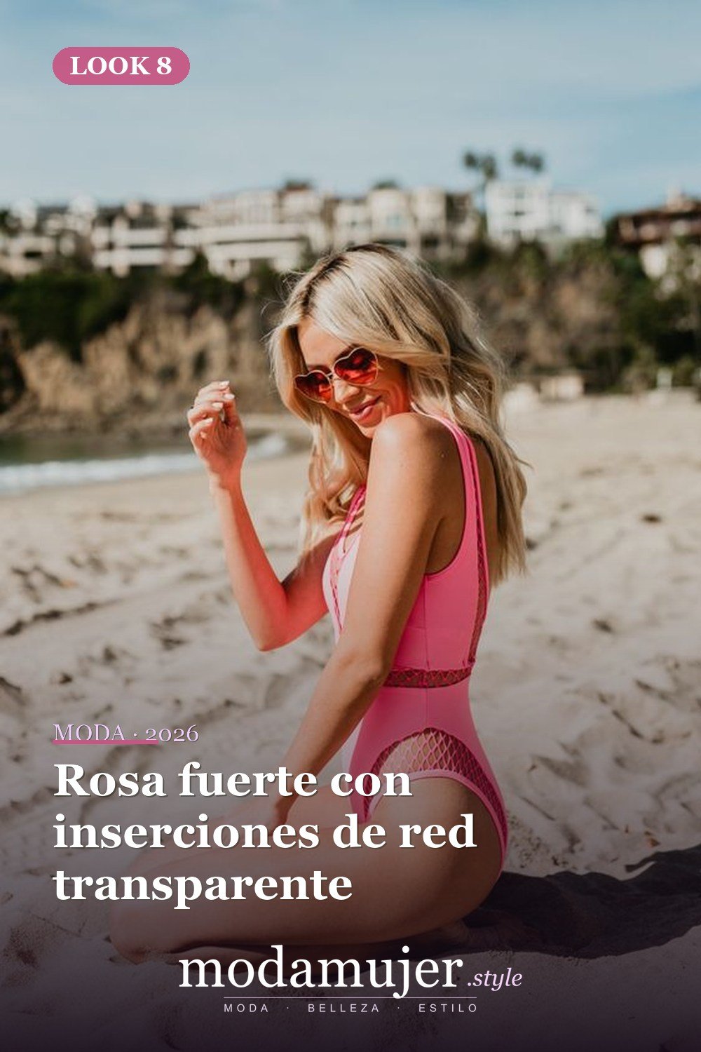 Rosa fuerte con inserciones de red transparente — 43 trajes de baño de una pieza sensuales para el verano 2026