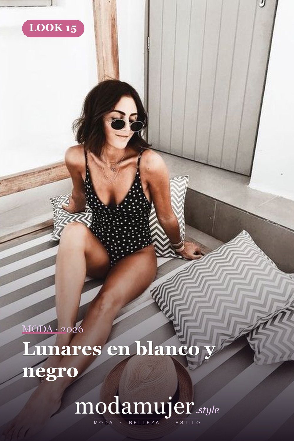 Lunares en blanco y negro — 43 trajes de baño de una pieza sensuales para el verano 2026