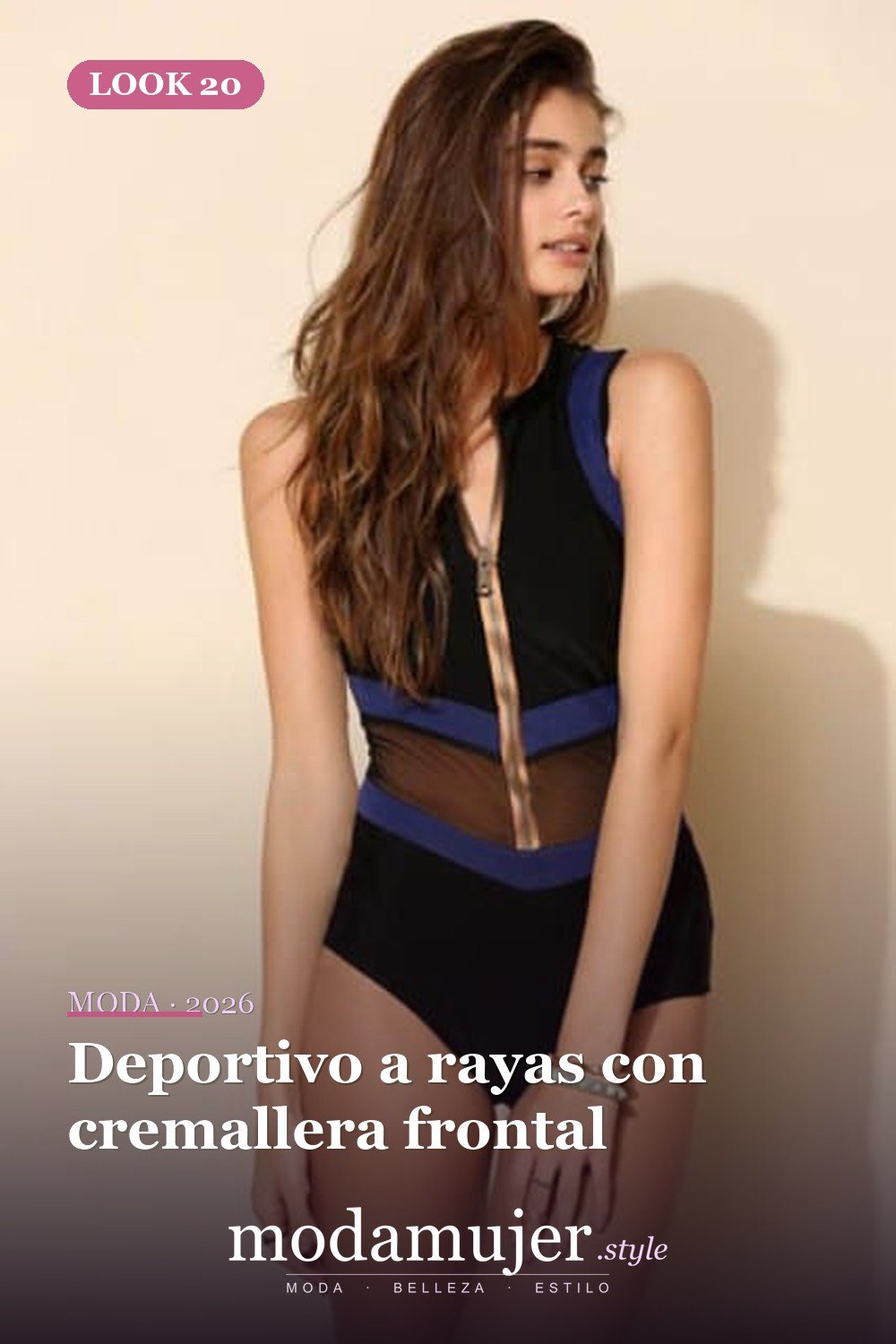 Deportivo a rayas con cremallera frontal — 43 trajes de baño de una pieza sensuales para el verano 2026