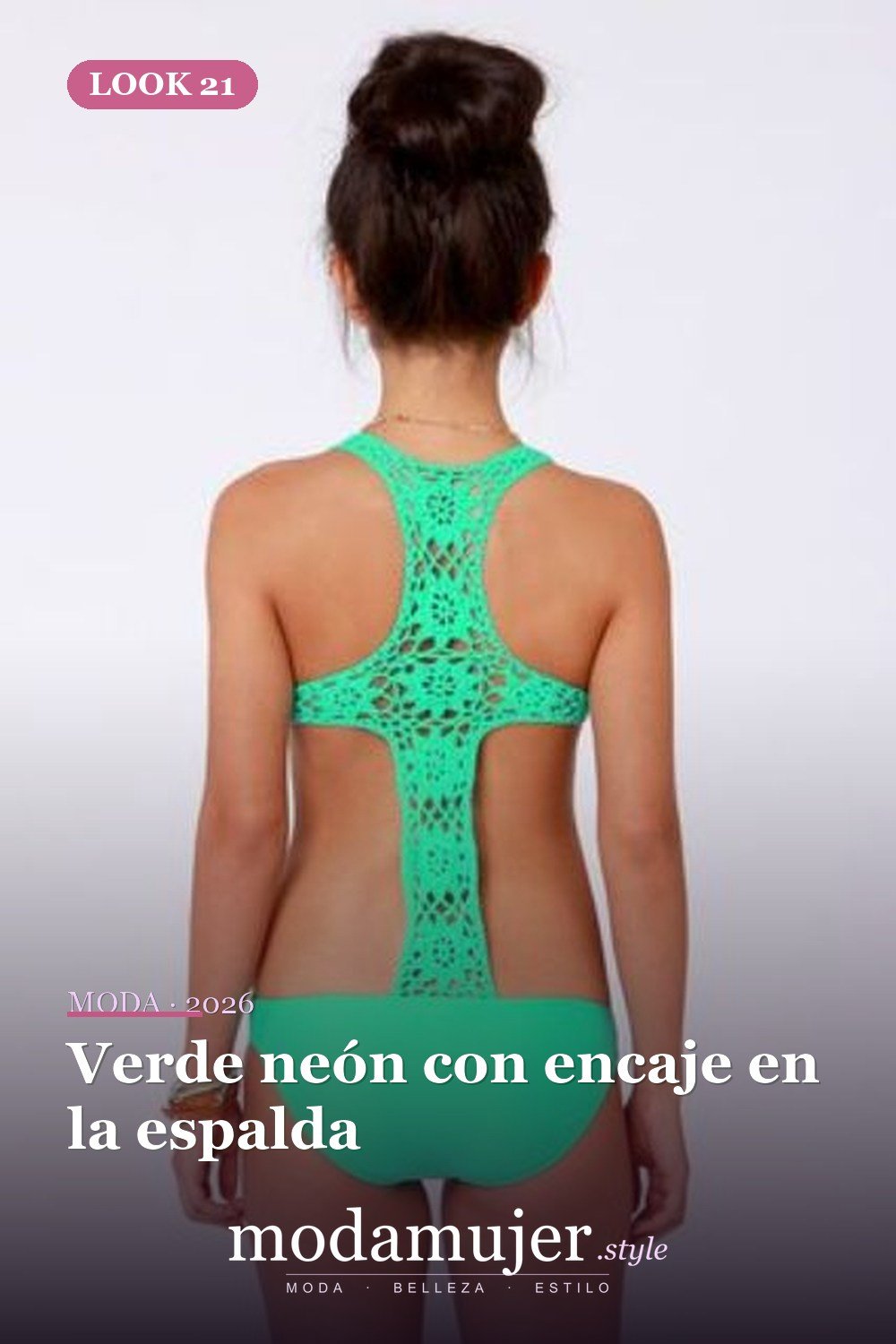 Verde neón con encaje en la espalda — 43 trajes de baño de una pieza sensuales para el verano 2026