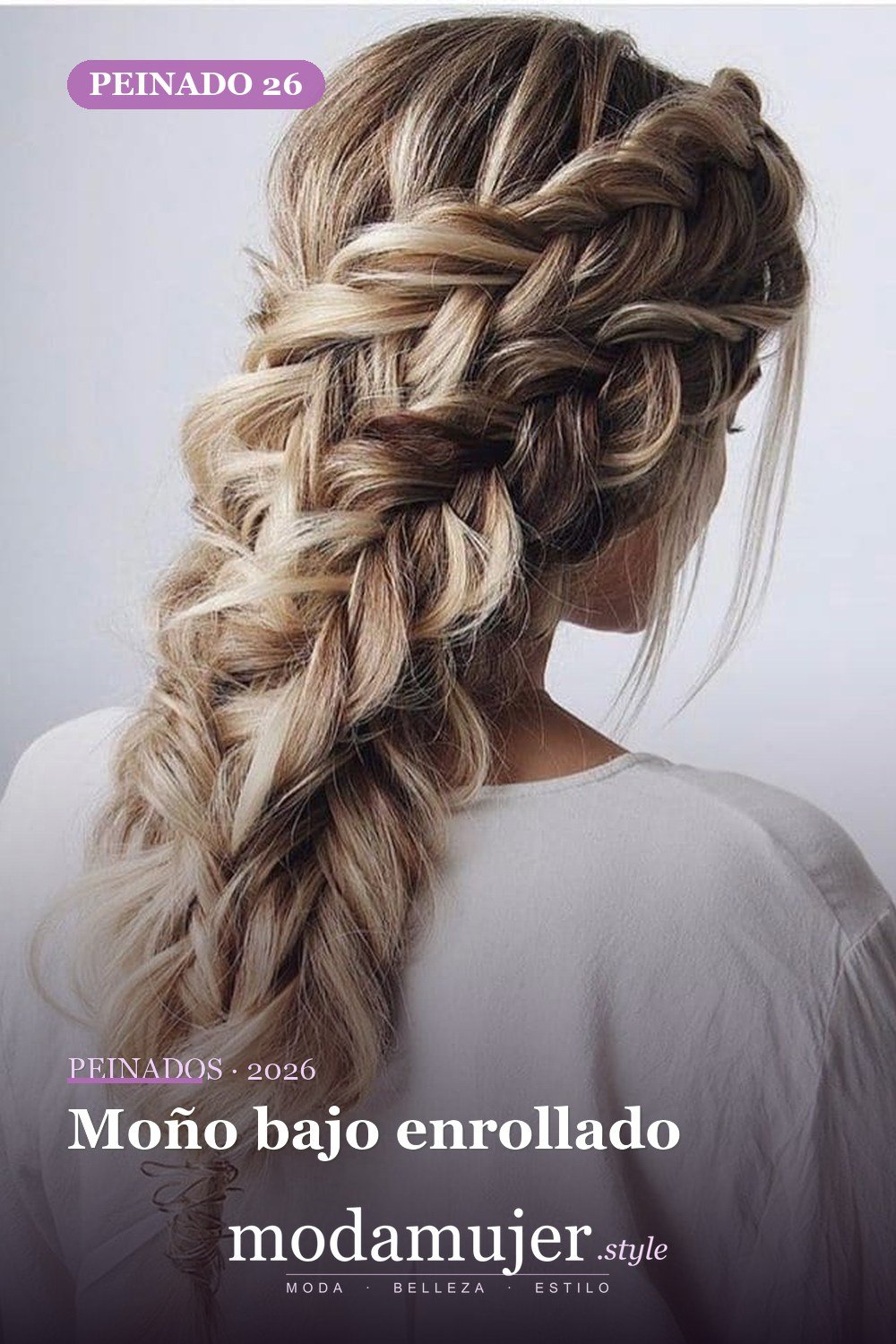 Moño bajo enrollado — 45 mejores peinados para dirndl: trenzas y recogidos