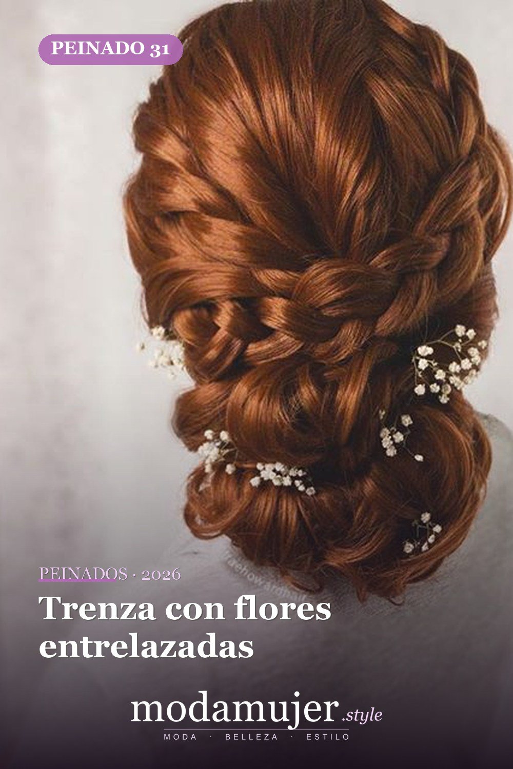 Trenza con flores entrelazadas — 45 mejores peinados para dirndl: trenzas y recogidos