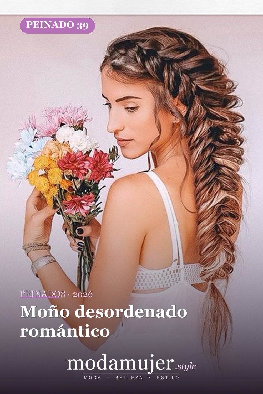 Moño desordenado romántico — 45 mejores peinados para dirndl: trenzas y recogidos