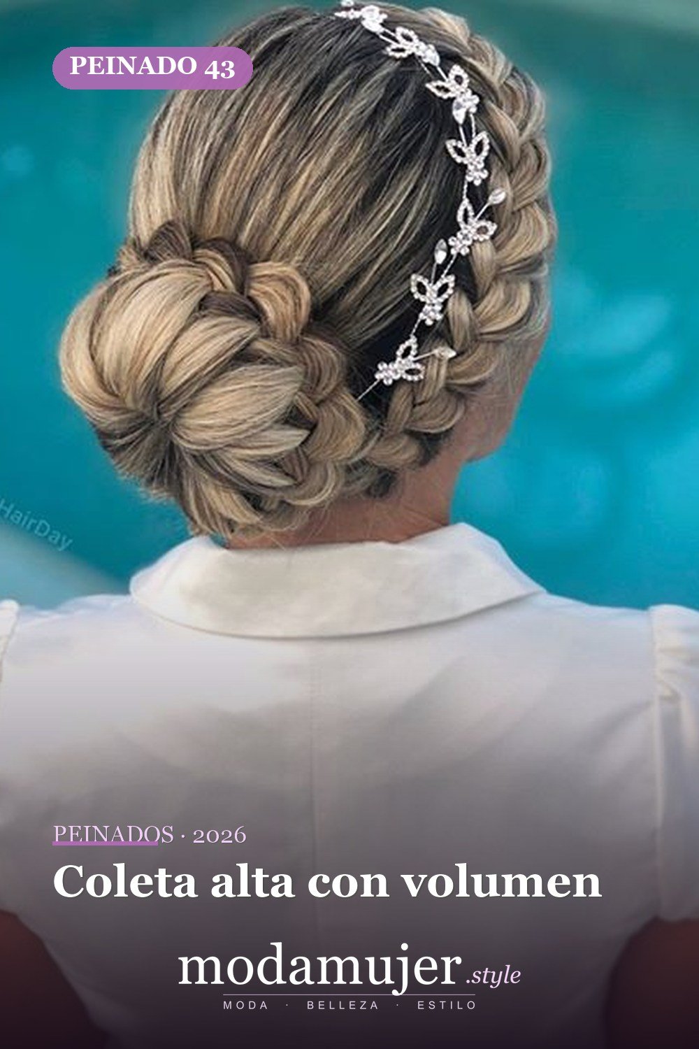 Coleta alta con volumen — 45 mejores peinados para dirndl: trenzas y recogidos