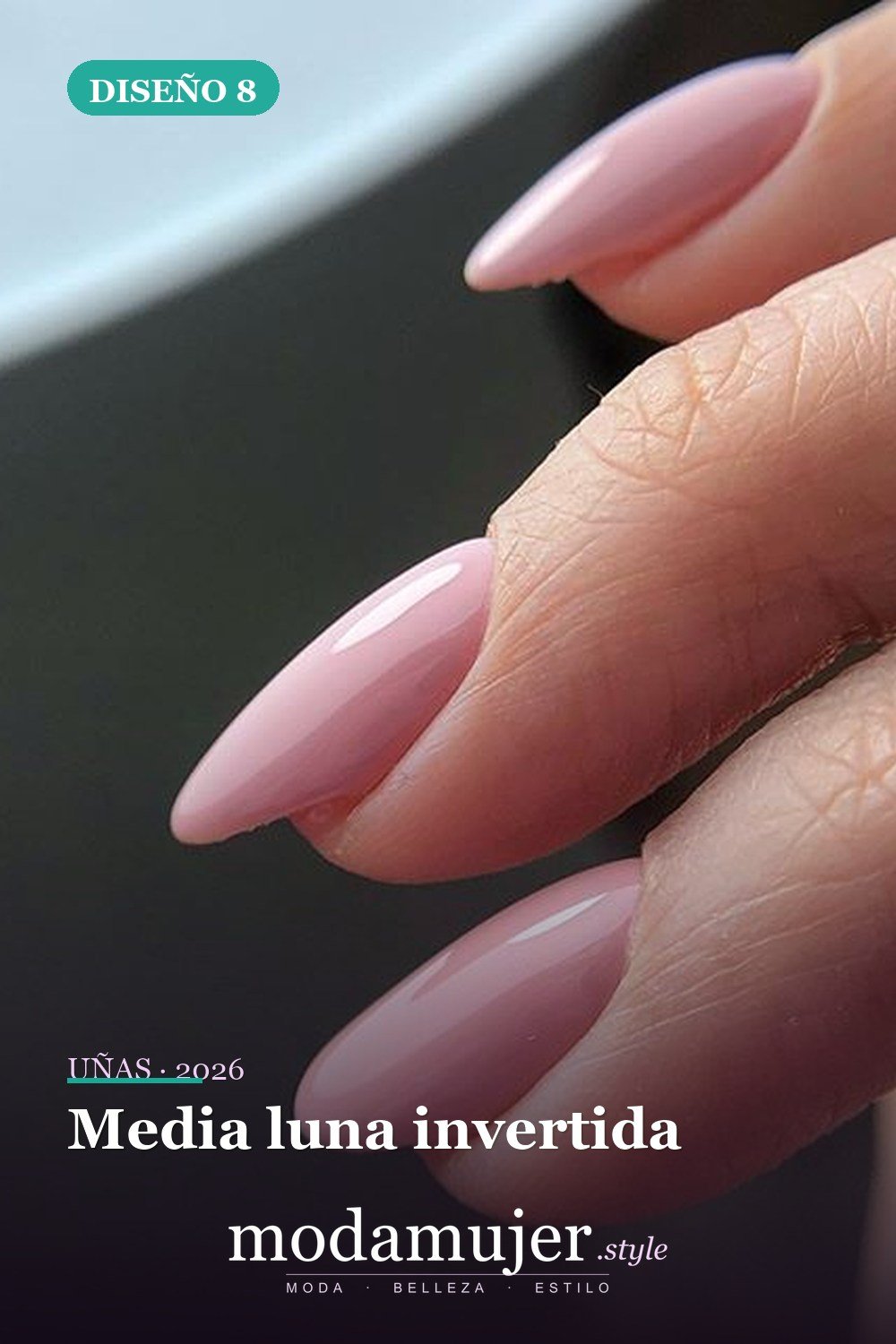Media luna invertida — 46 ideas del mejor diseño de uñas simple y elegante