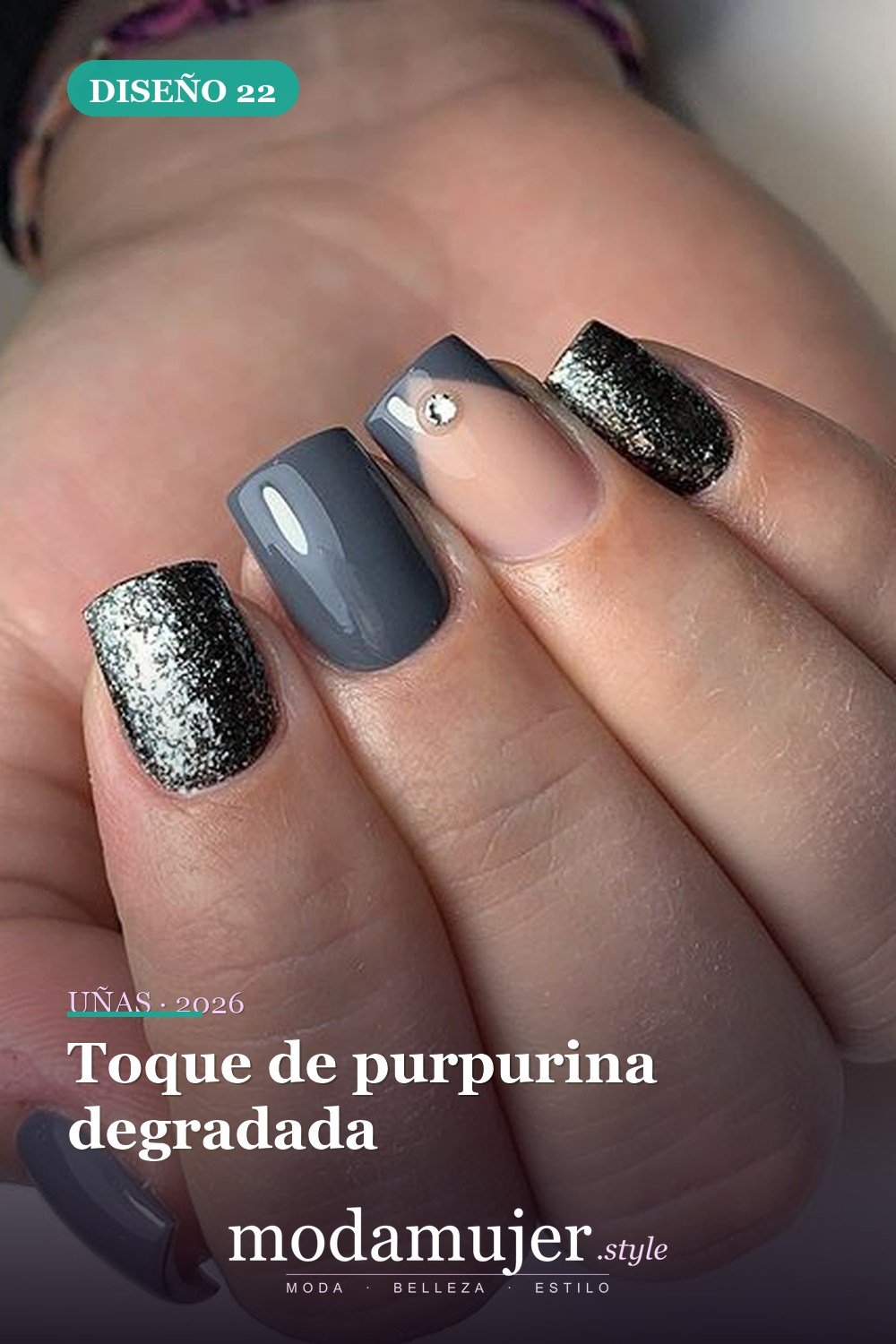 Toque de purpurina degradada — 46 ideas del mejor diseño de uñas simple y elegante