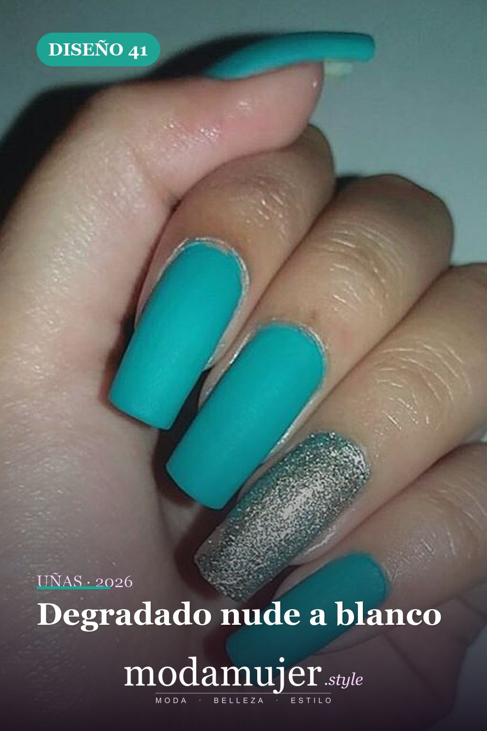 Degradado nude a blanco — 46 ideas del mejor diseño de uñas simple y elegante