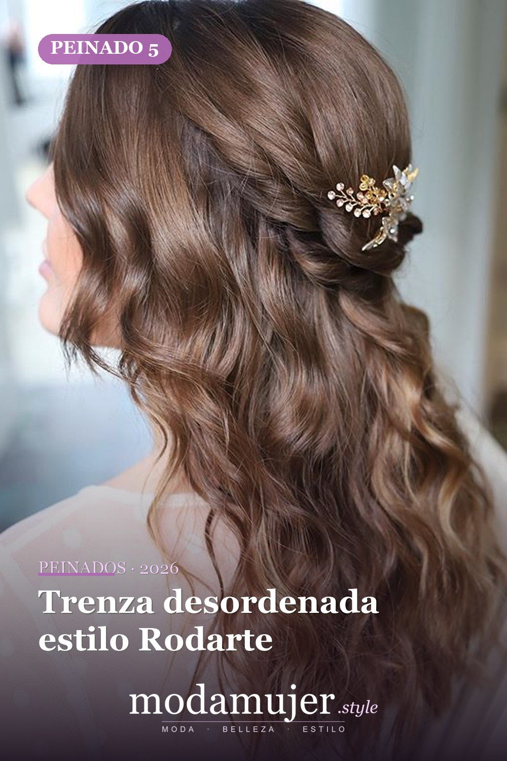 Trenza desordenada estilo Rodarte — 46 peinados semirrecogidos sencillos para el día a día