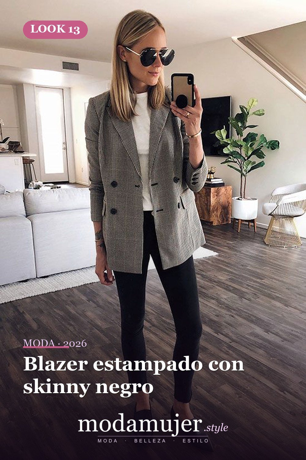 Blazer estampado con skinny negro — 46 trajes casuales de primavera elegantes y bonitos para 2026