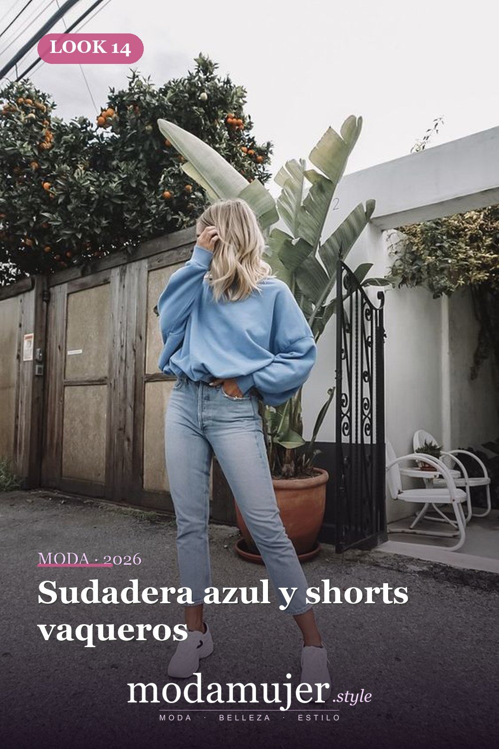 Sudadera azul y shorts vaqueros — 46 trajes casuales de primavera elegantes y bonitos para 2026