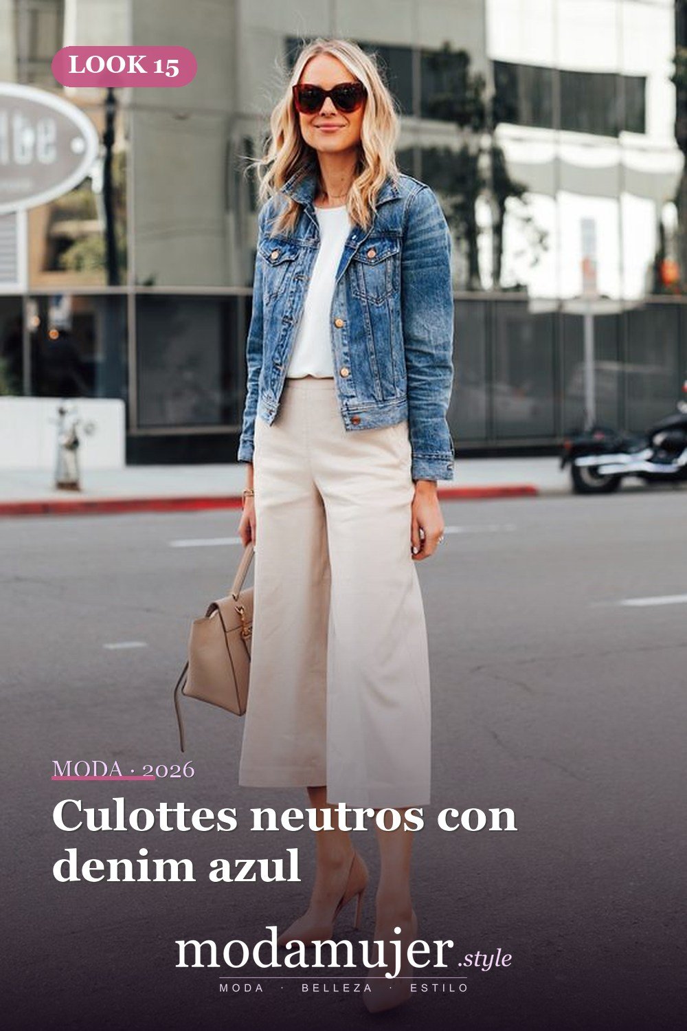 Culottes neutros con denim azul — 46 trajes casuales de primavera elegantes y bonitos para 2026