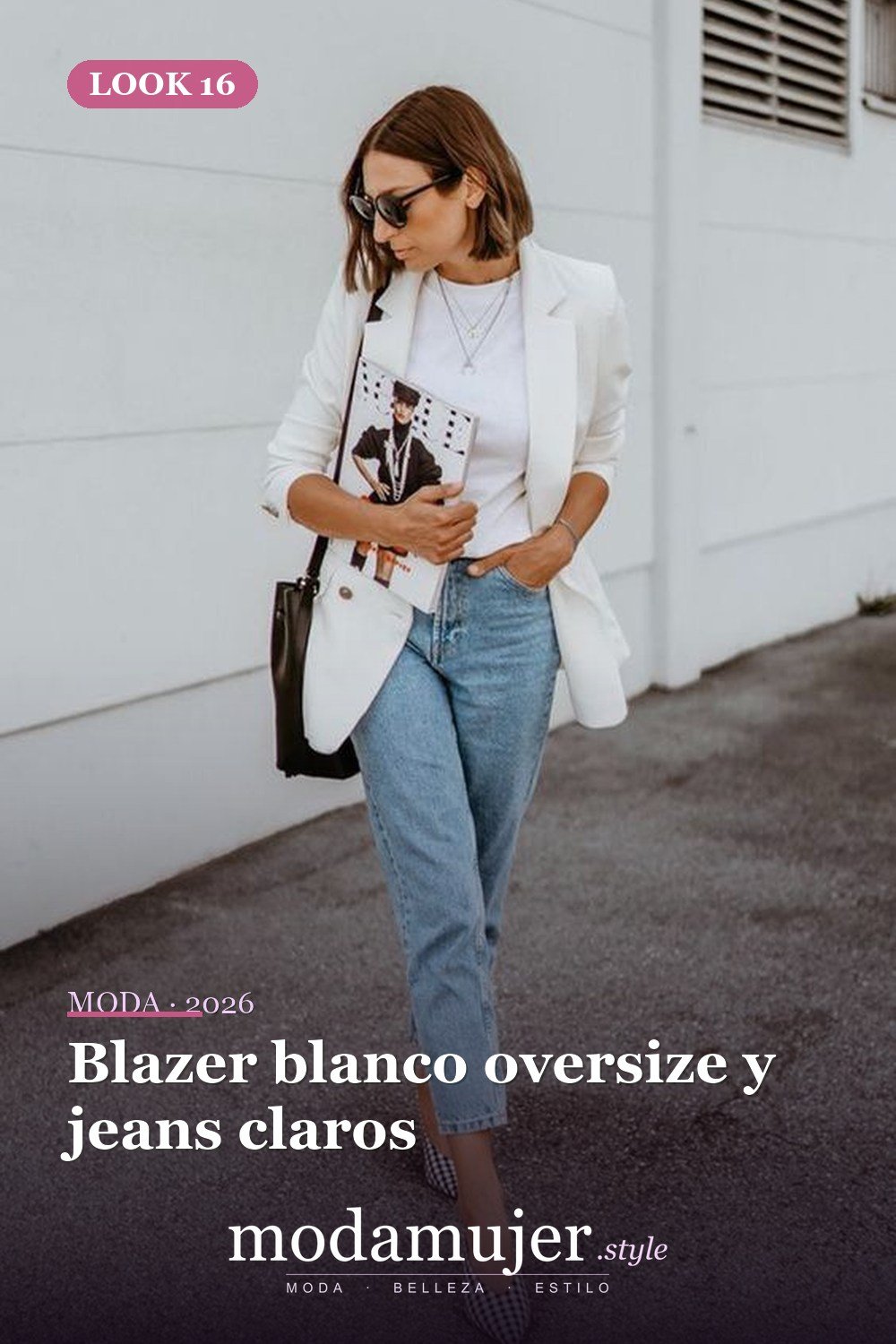 Blazer blanco oversize y jeans claros — 46 trajes casuales de primavera elegantes y bonitos para 2026