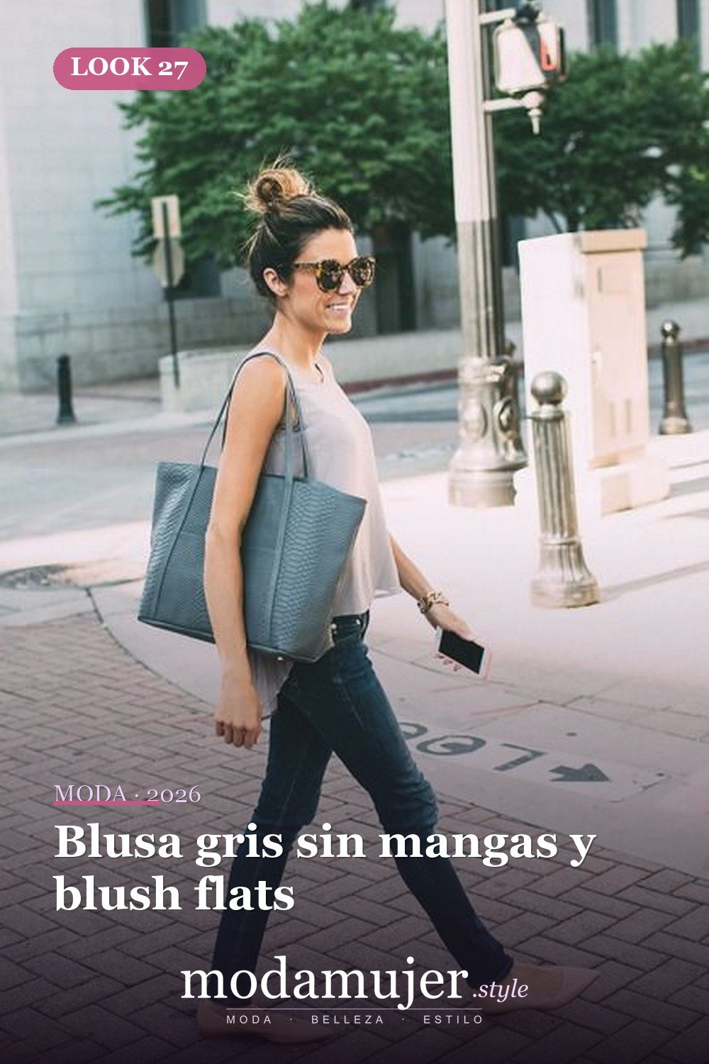 Blusa gris sin mangas y blush flats — 46 trajes casuales de primavera elegantes y bonitos para 2026